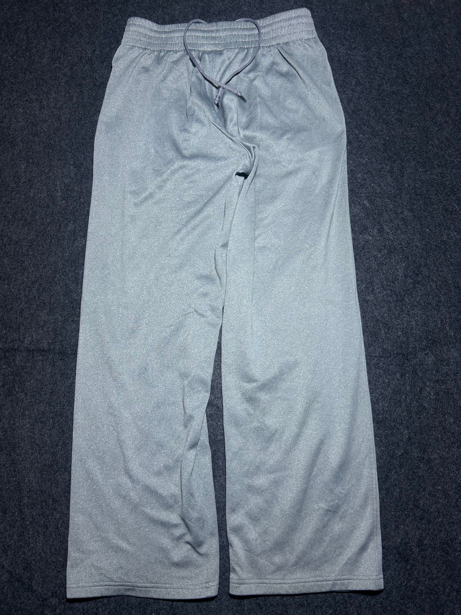 Under Armour thrift track pants India detail view