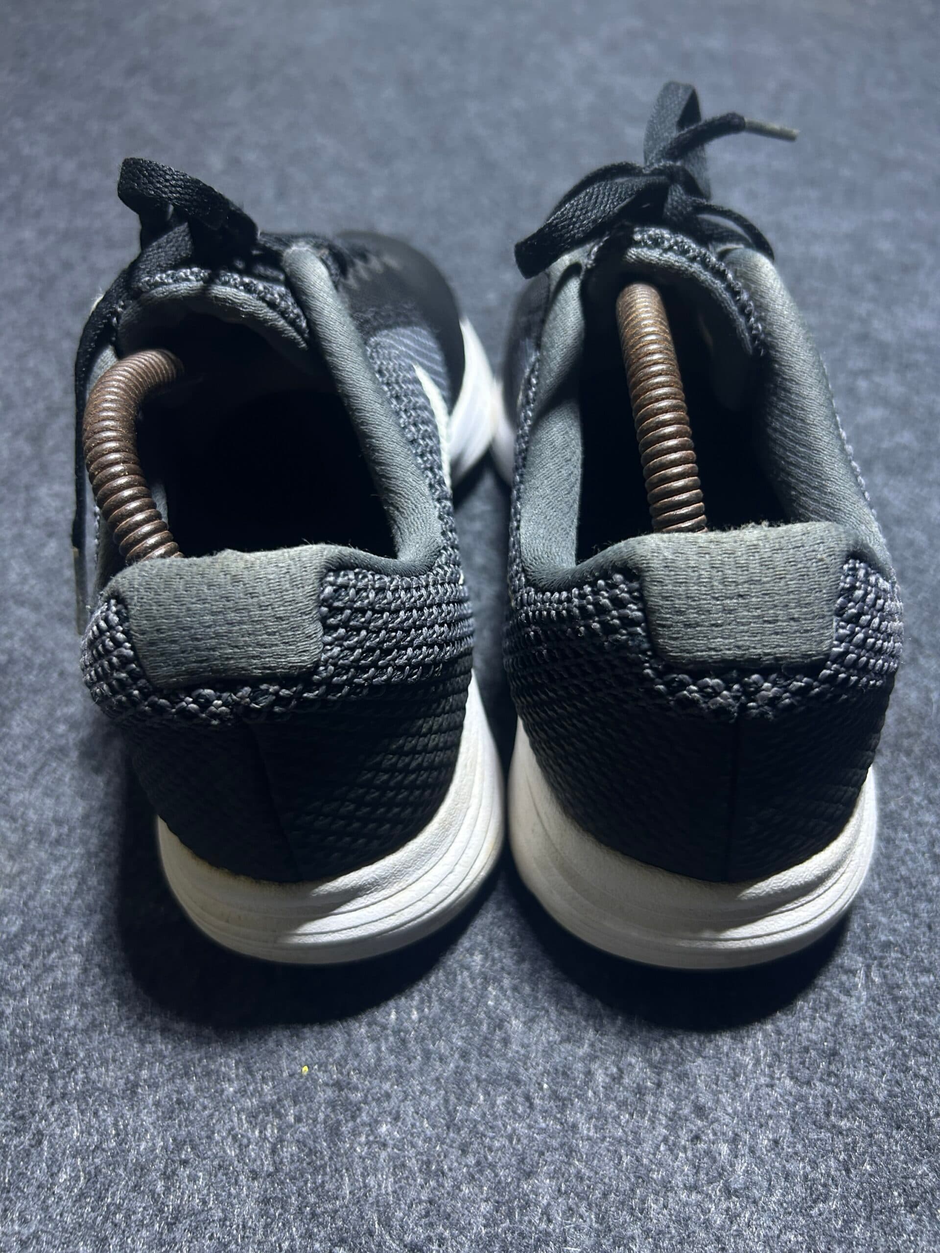 Nike thrift running shoes India detail view