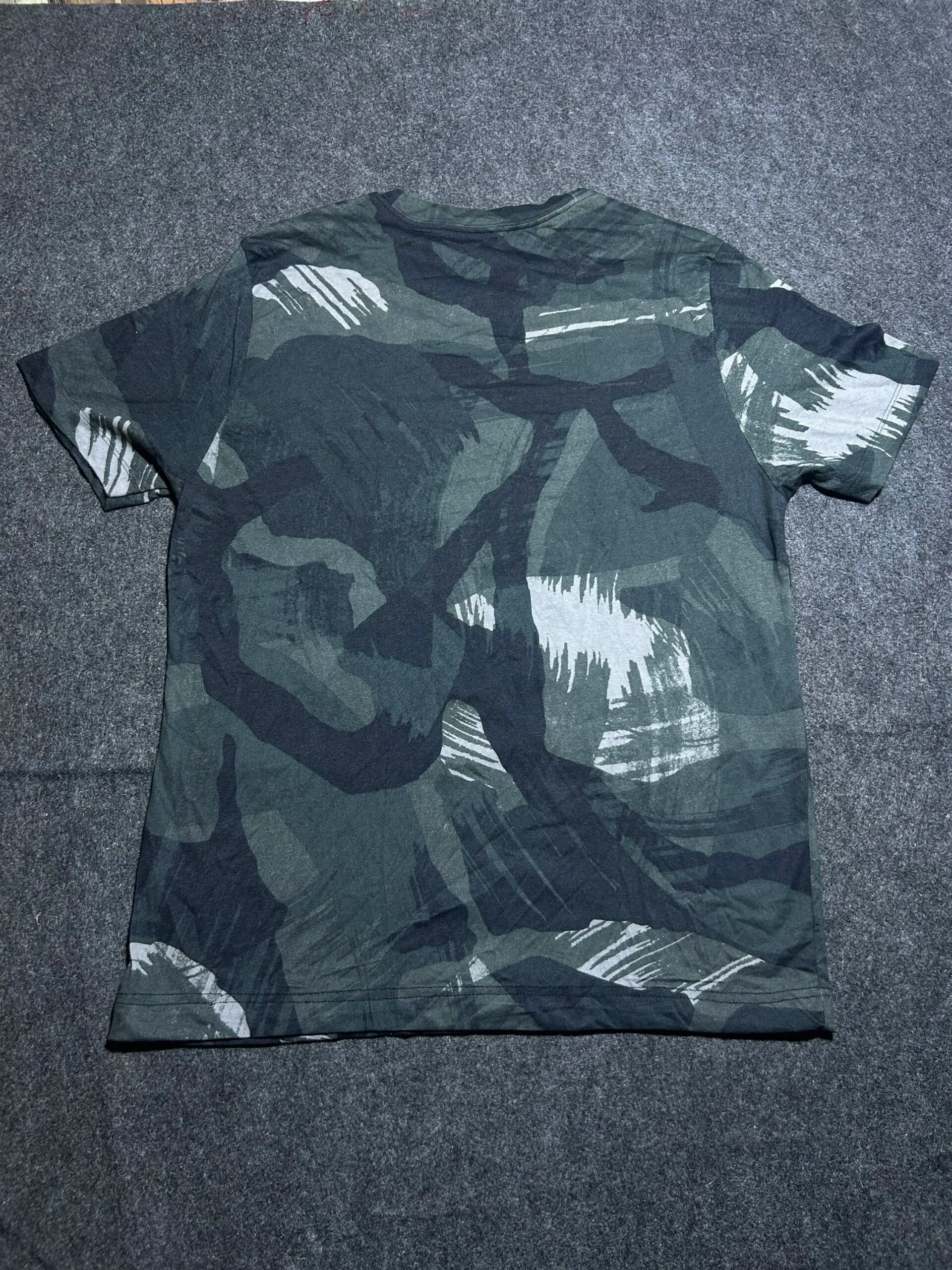 Nike Dri-FIT thrift t-shirt India detail view