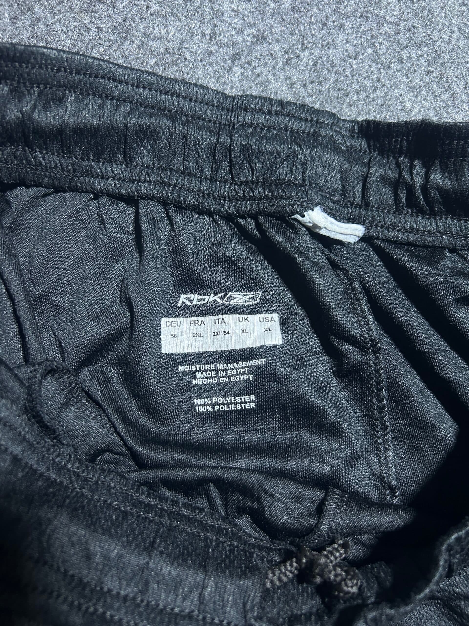Reebok thrift shorts India detail view