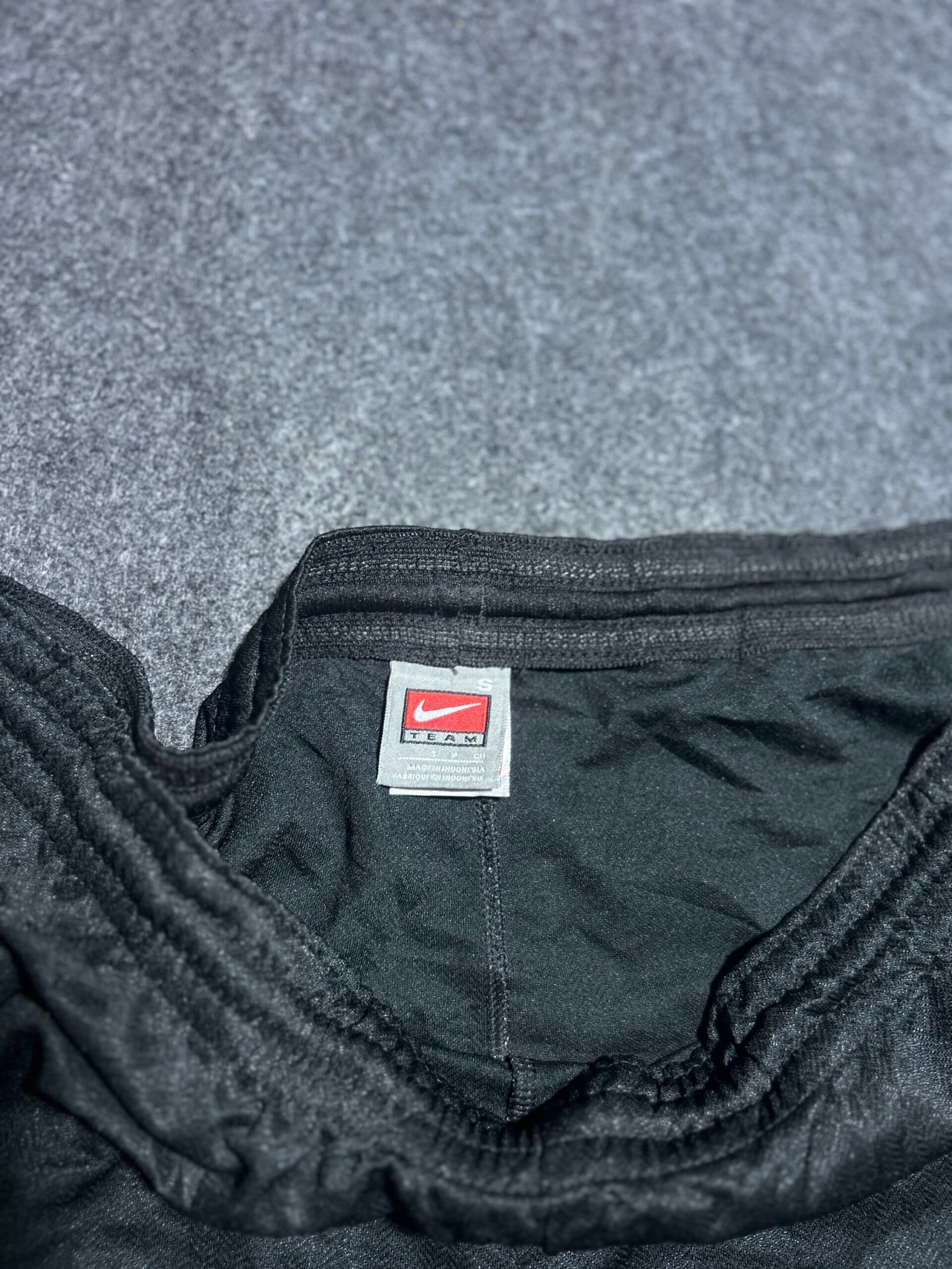 Nike thrift shorts India detail view
