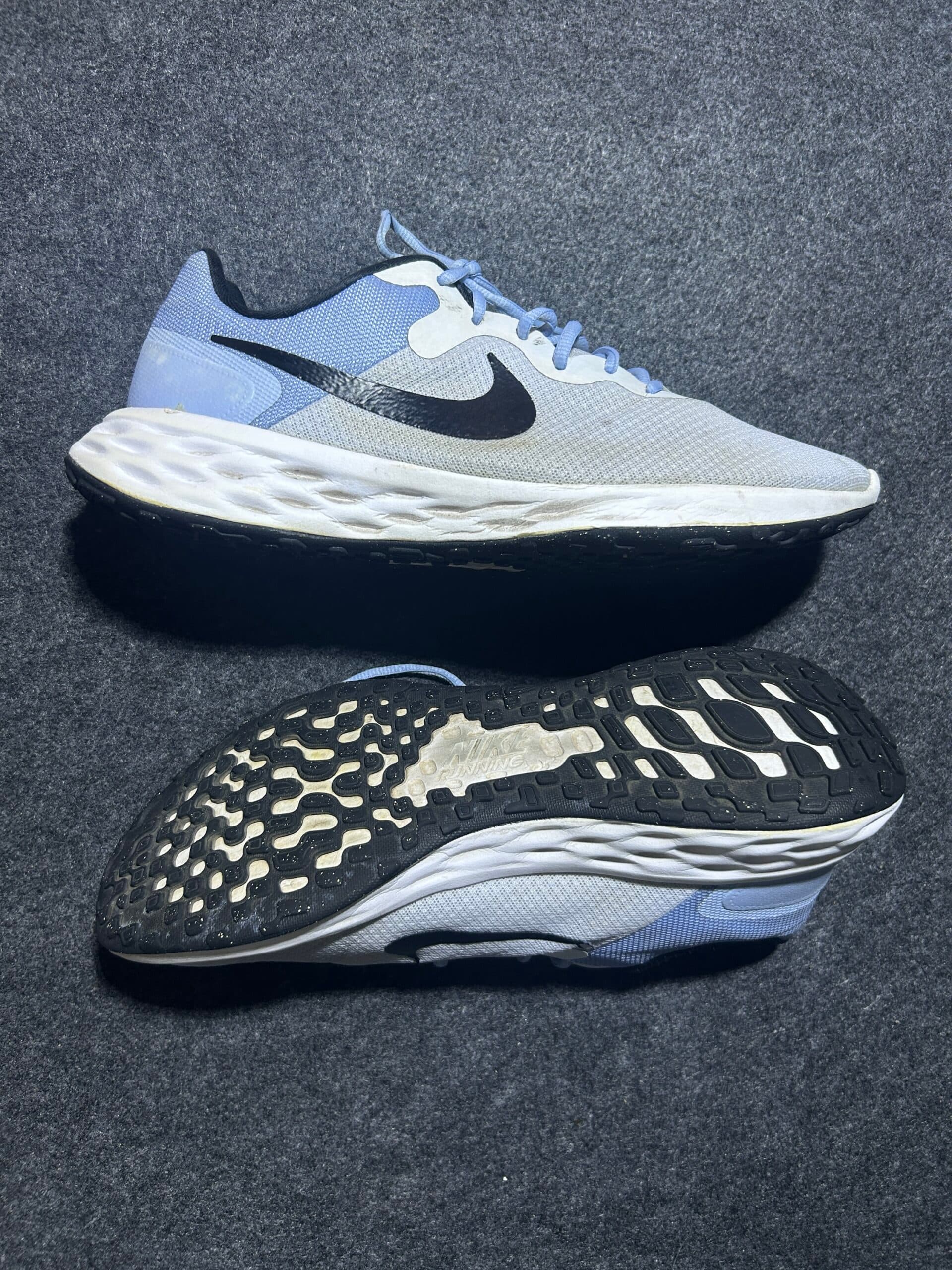 Nike thrift running shoes India detail view
