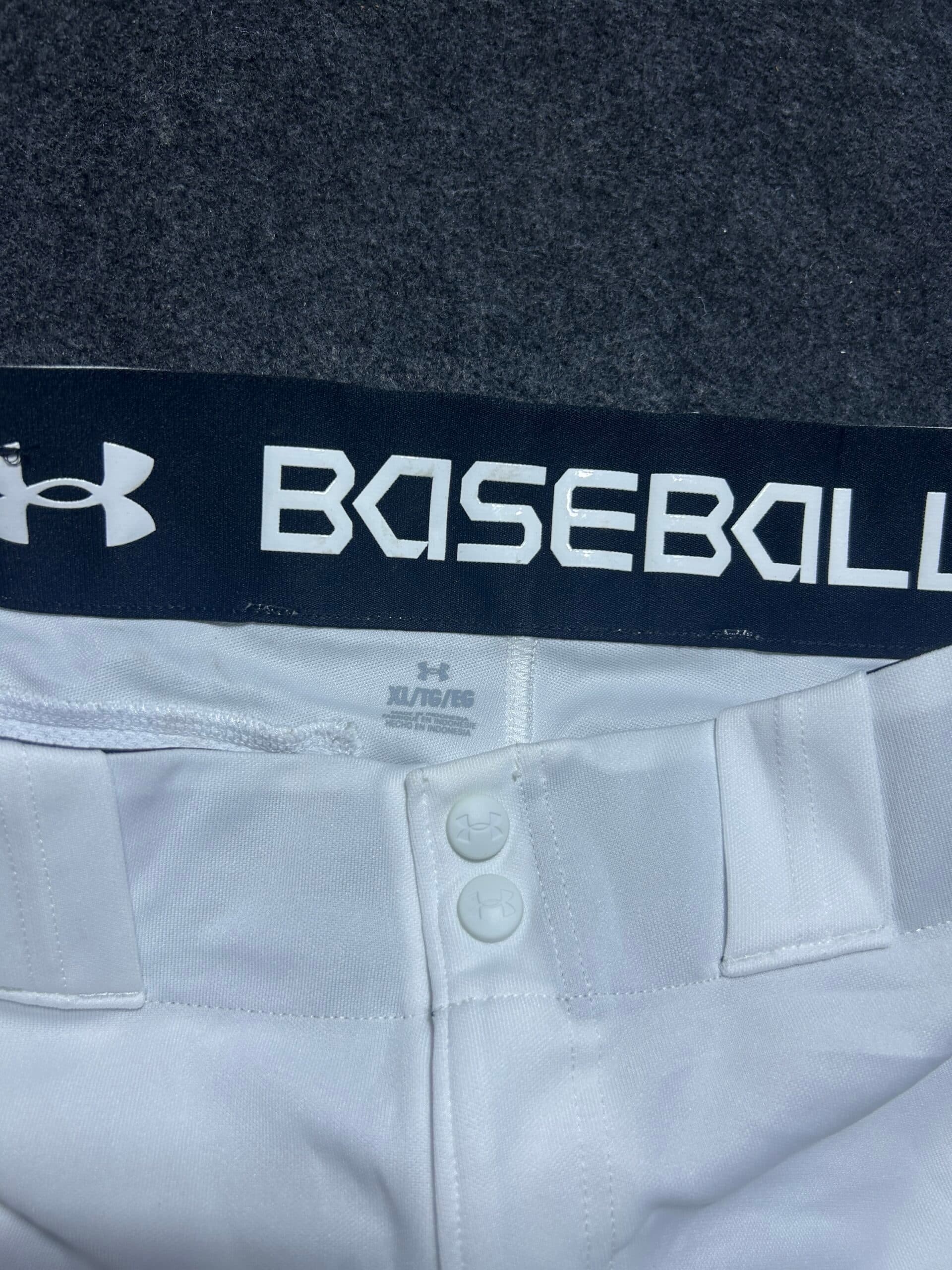 Under Armour thrift pants India detail view