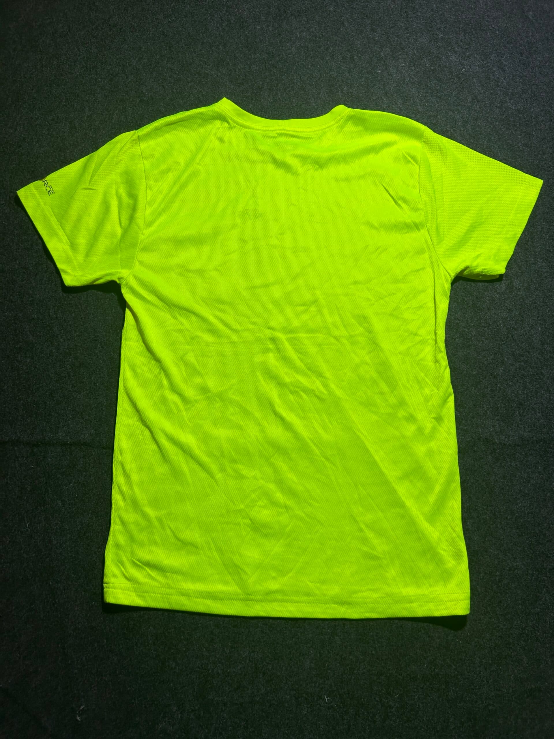 Carhartt thrift t-shirt India detail view