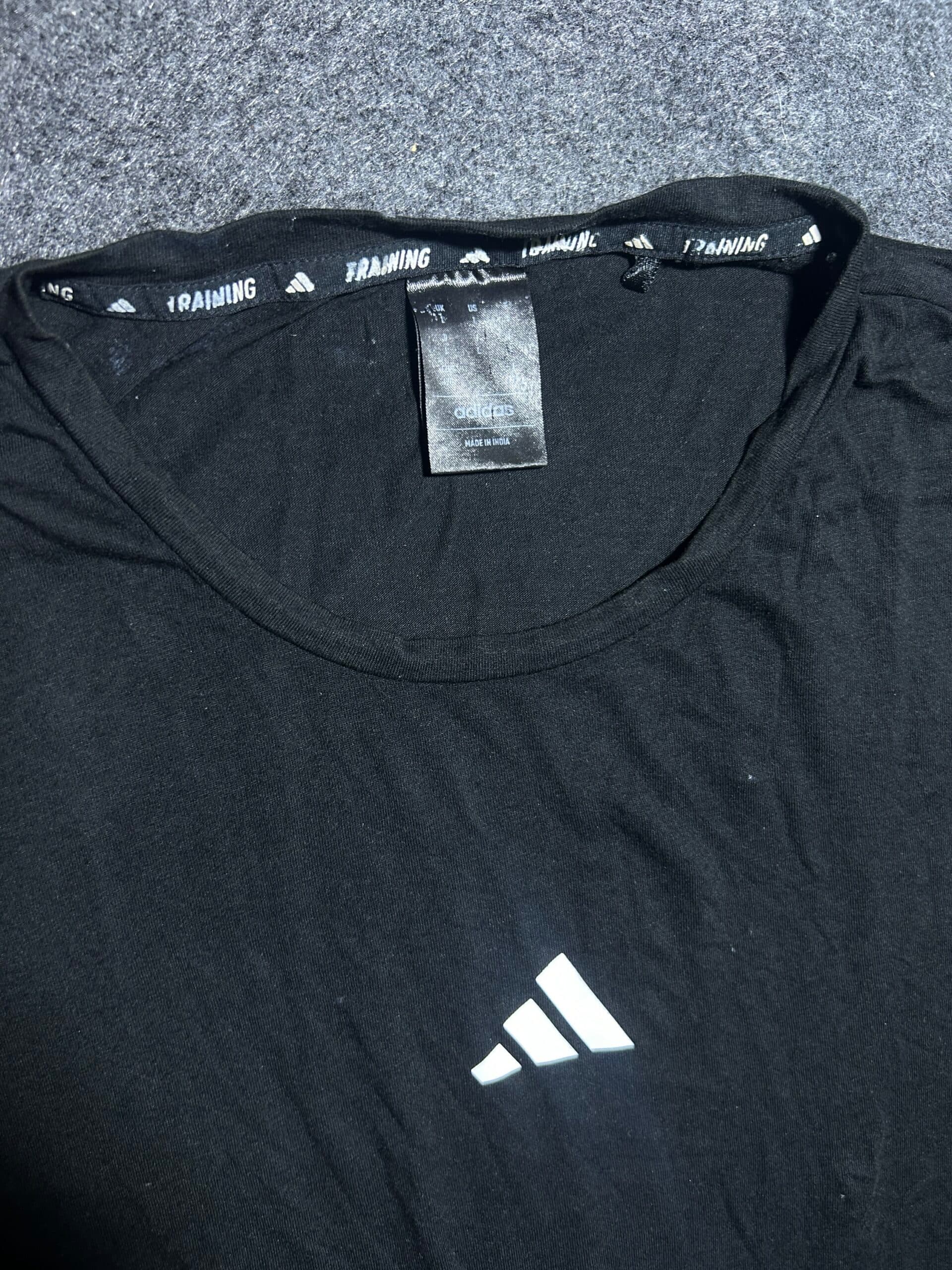 Adidas thrift t-shirt India detail view