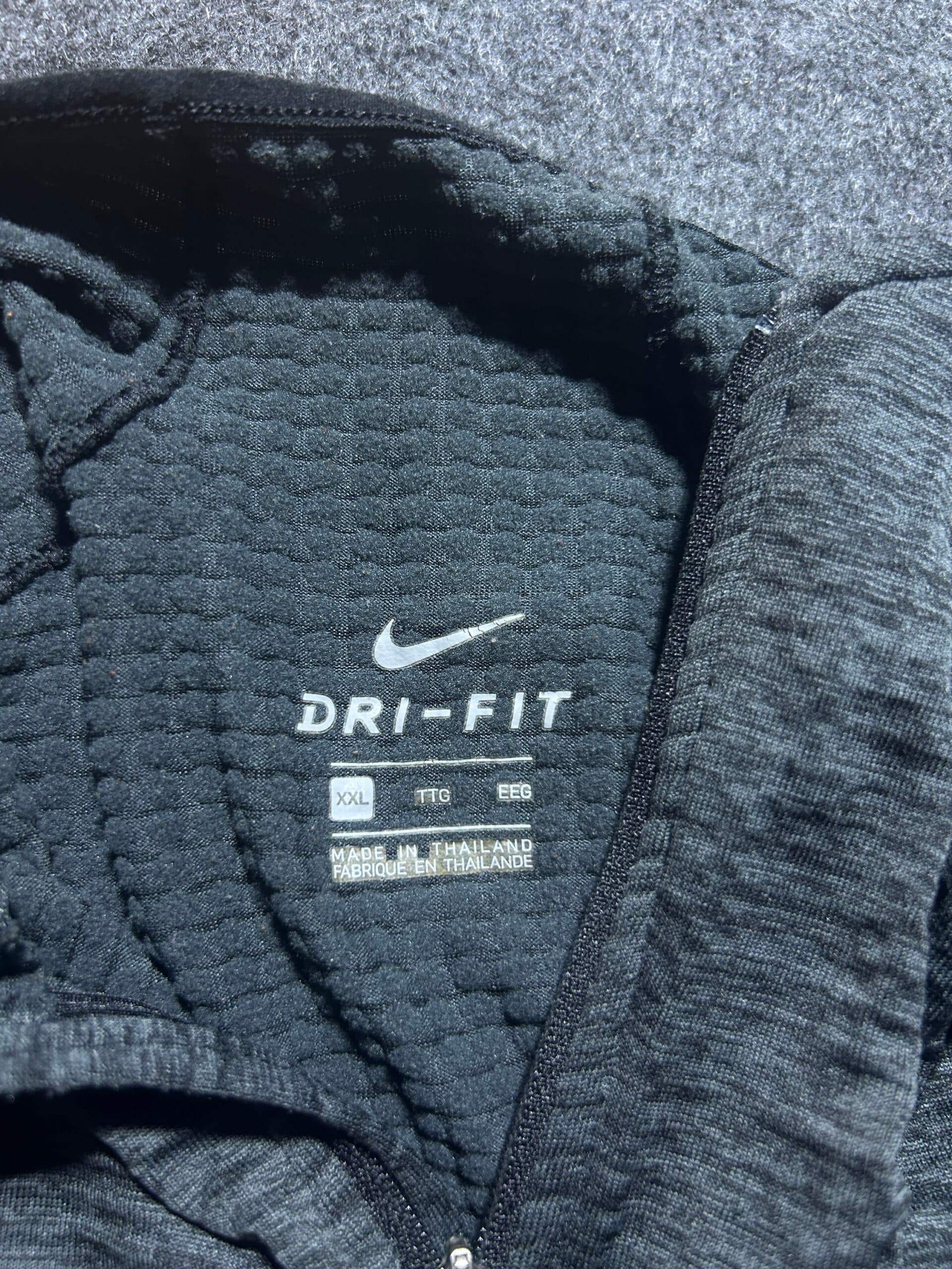 Nike Dri-FIT thrift sweatshirt India detail view