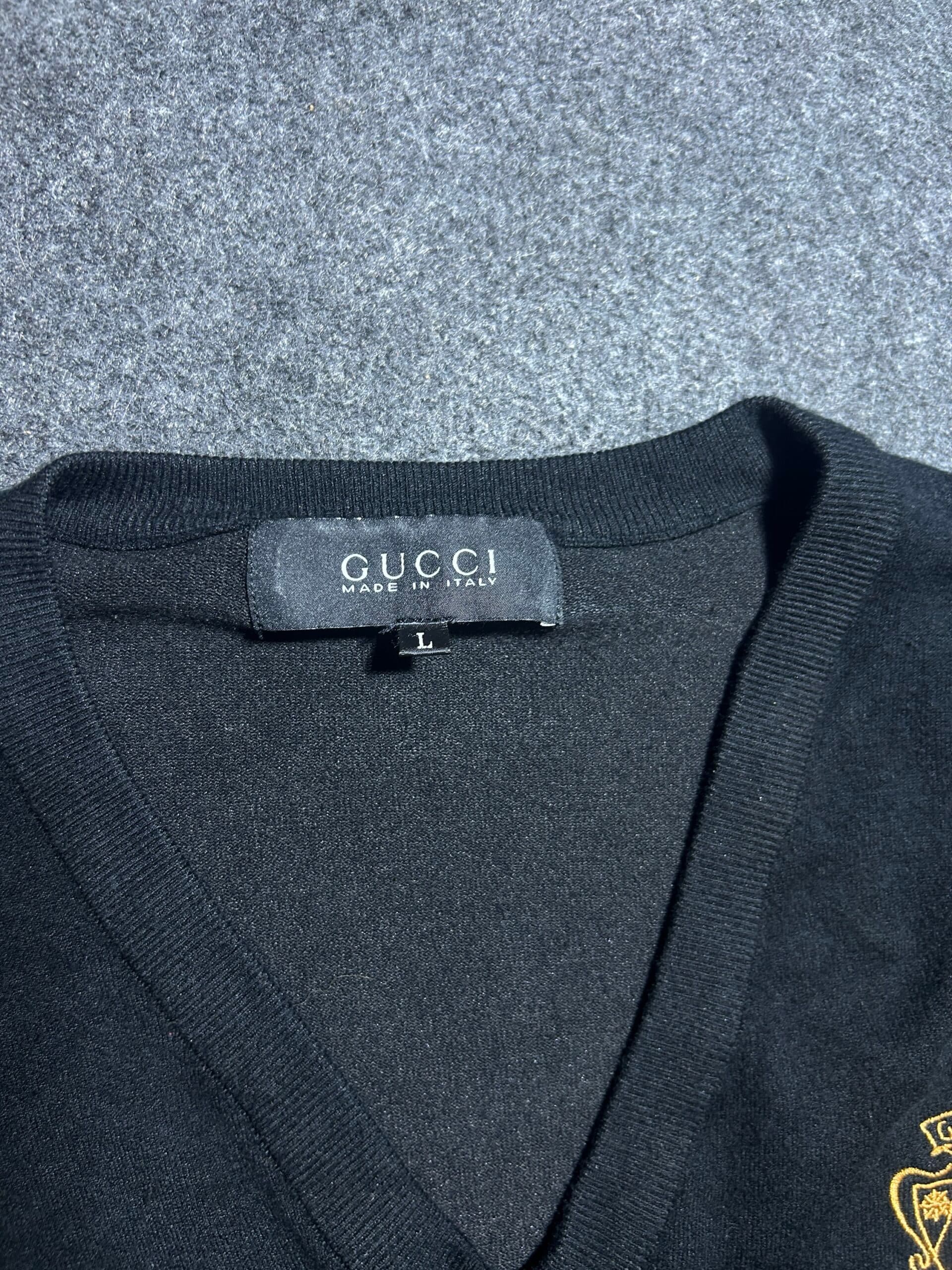 Branded thrift sweater India detail view