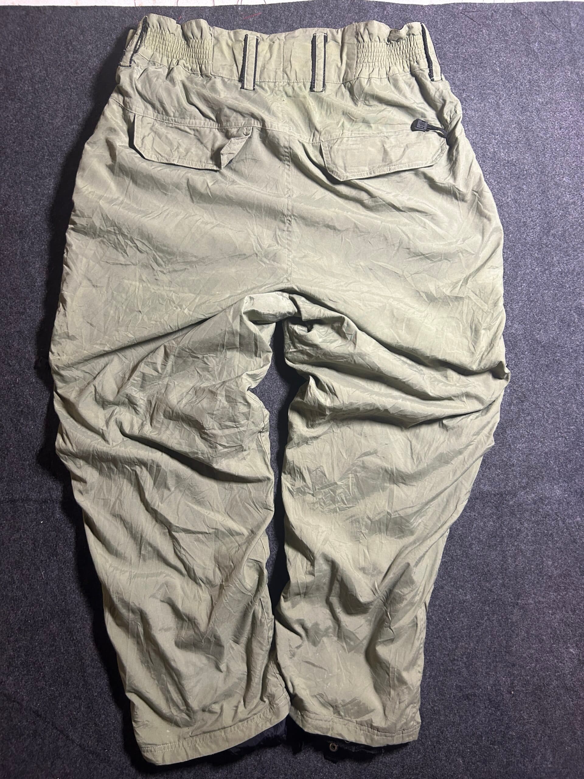 Branded thrift cargo pants India detail view