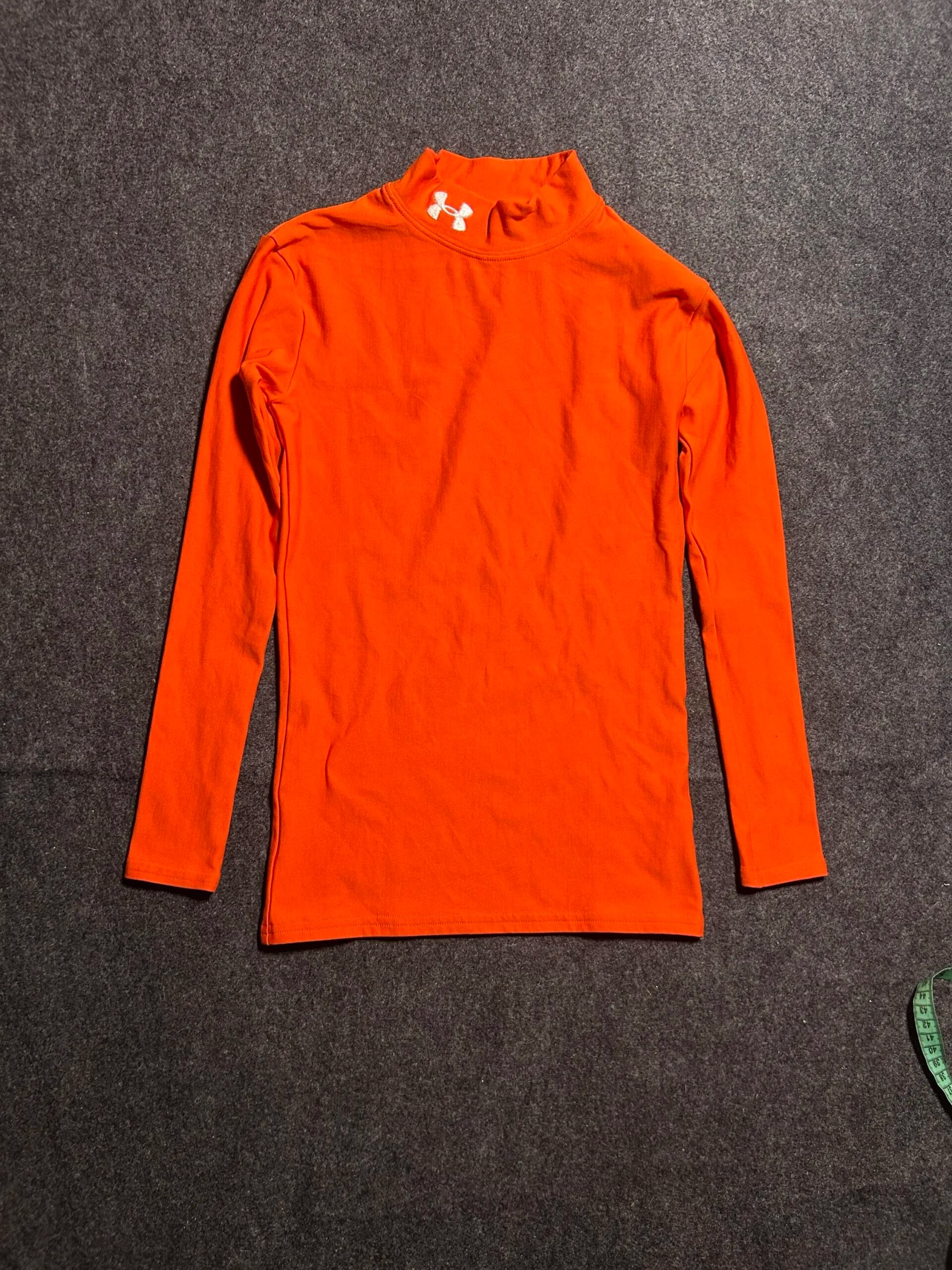 Under Armour HeatGear thrift compression wear India back view