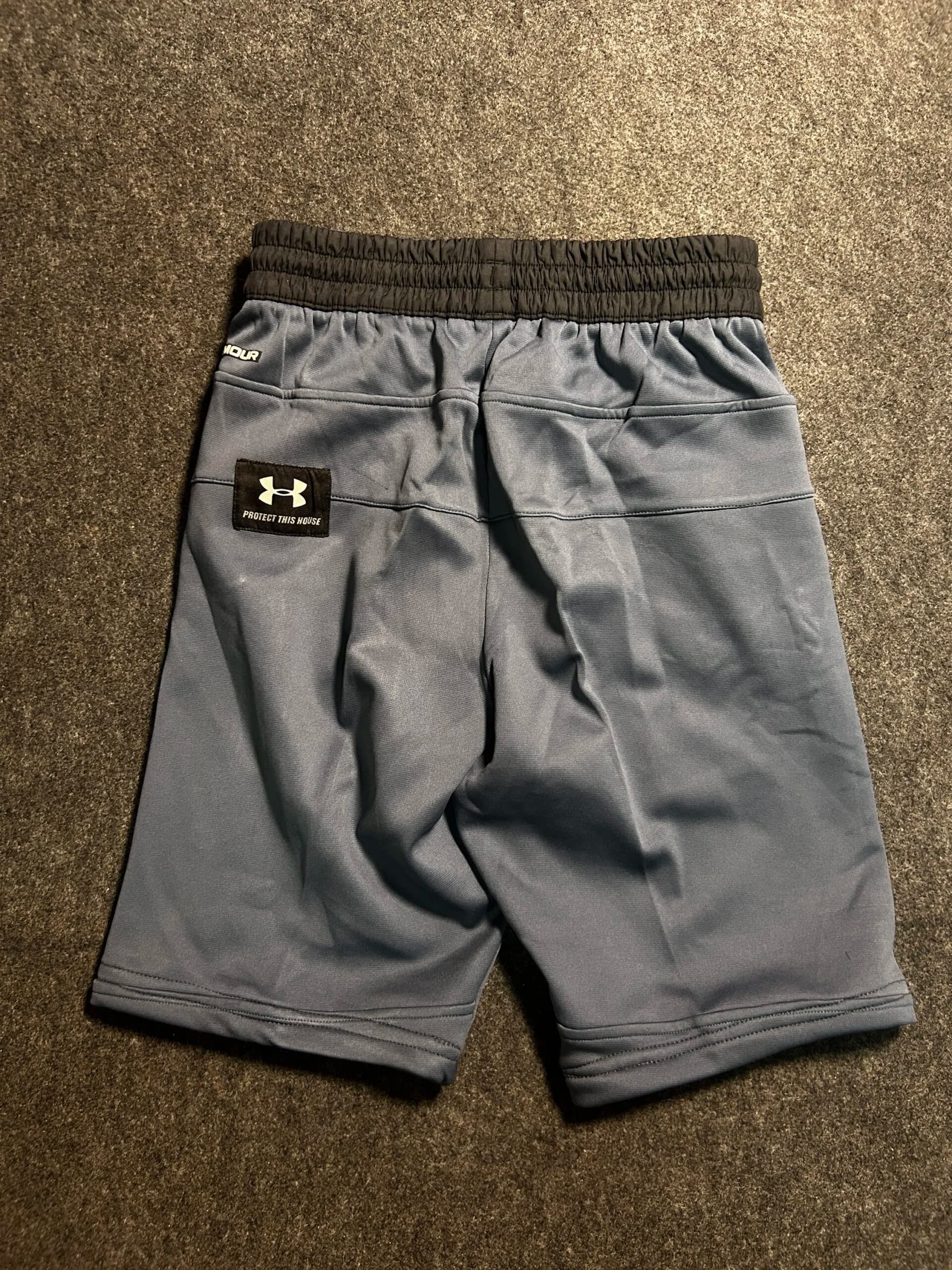 Under Armour thrift shorts India detail view