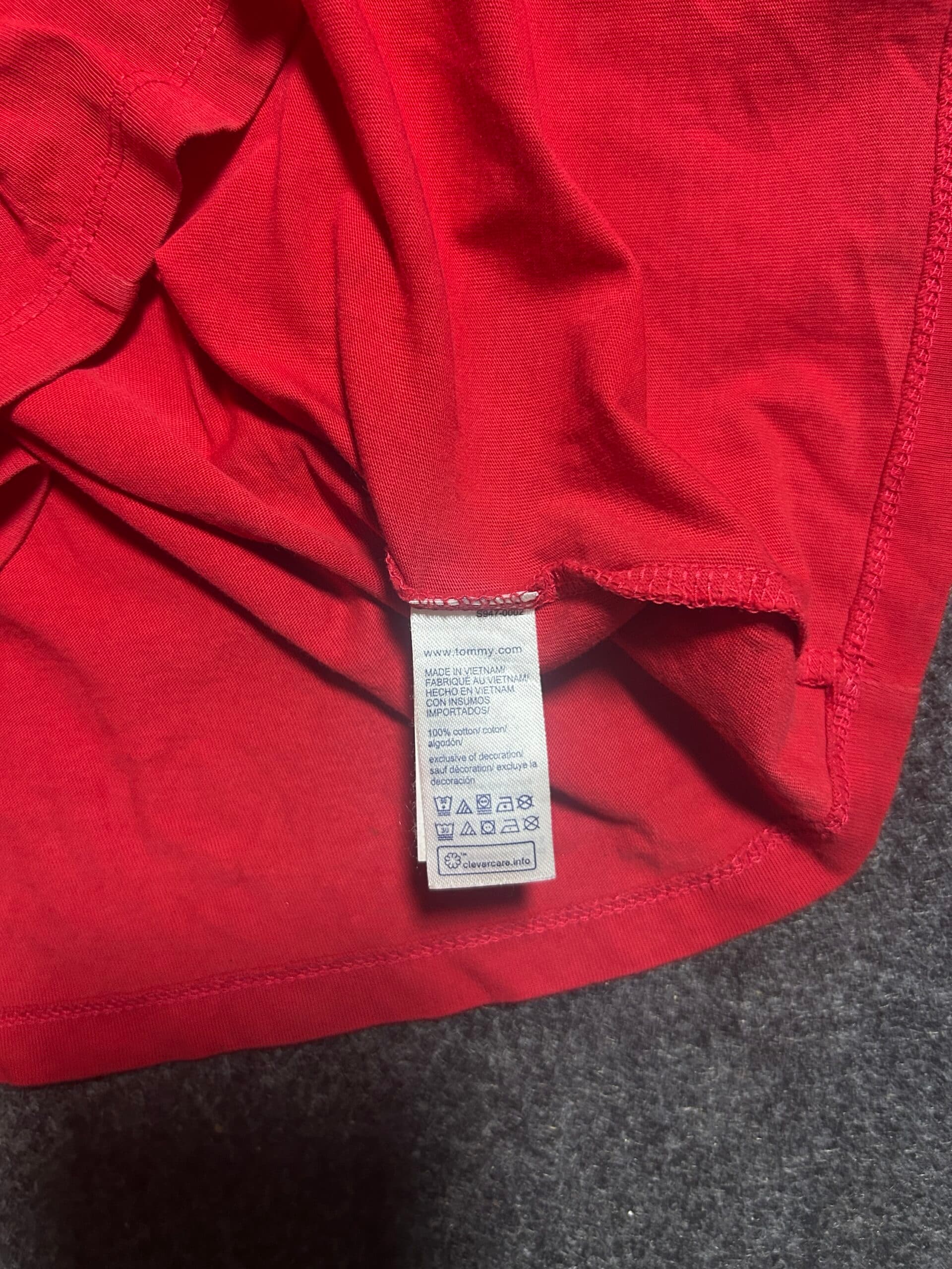 Tommy Hilfiger thrift t-shirt India close-up