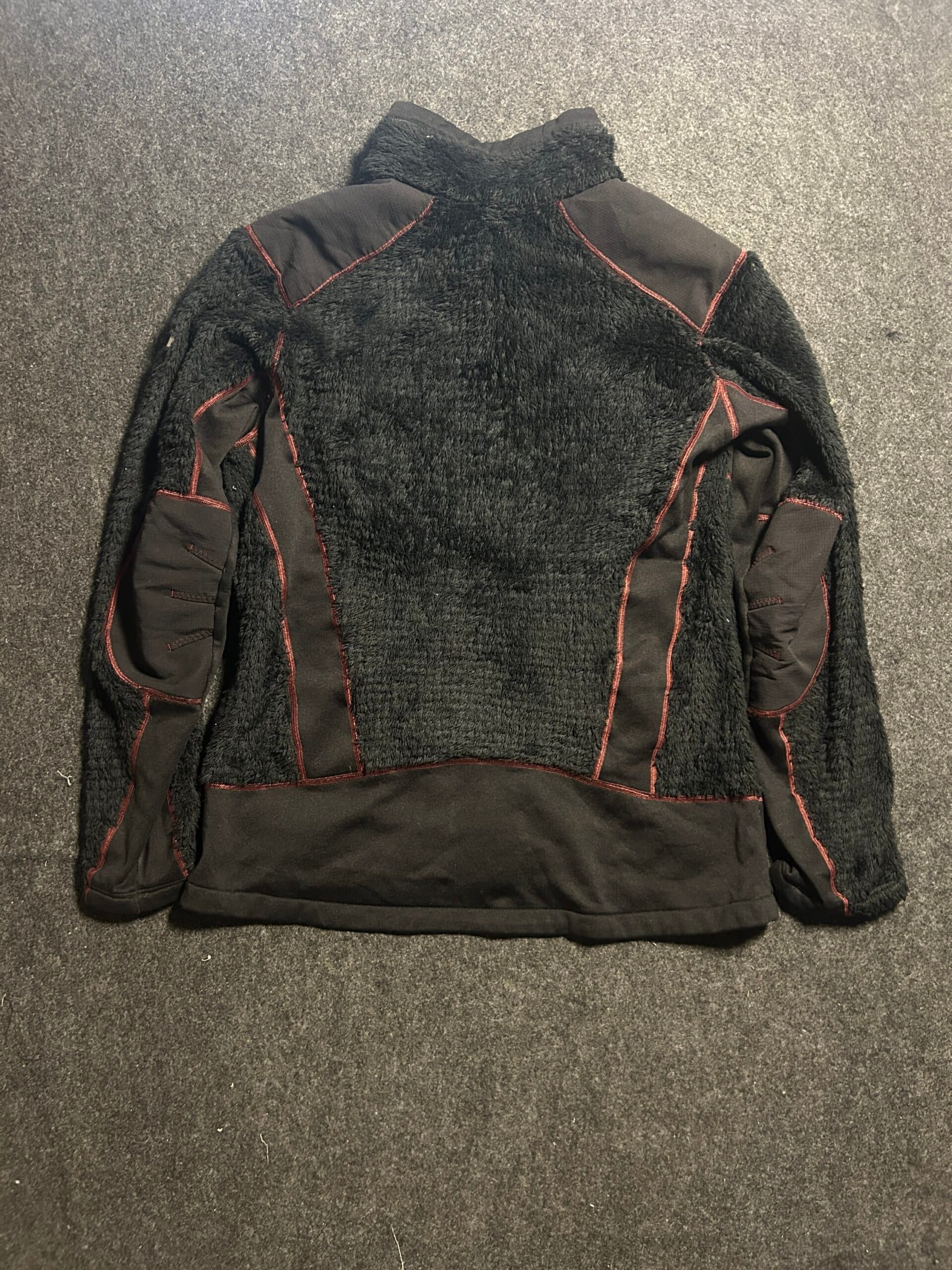 Branded thrift fleece jacket India detail view