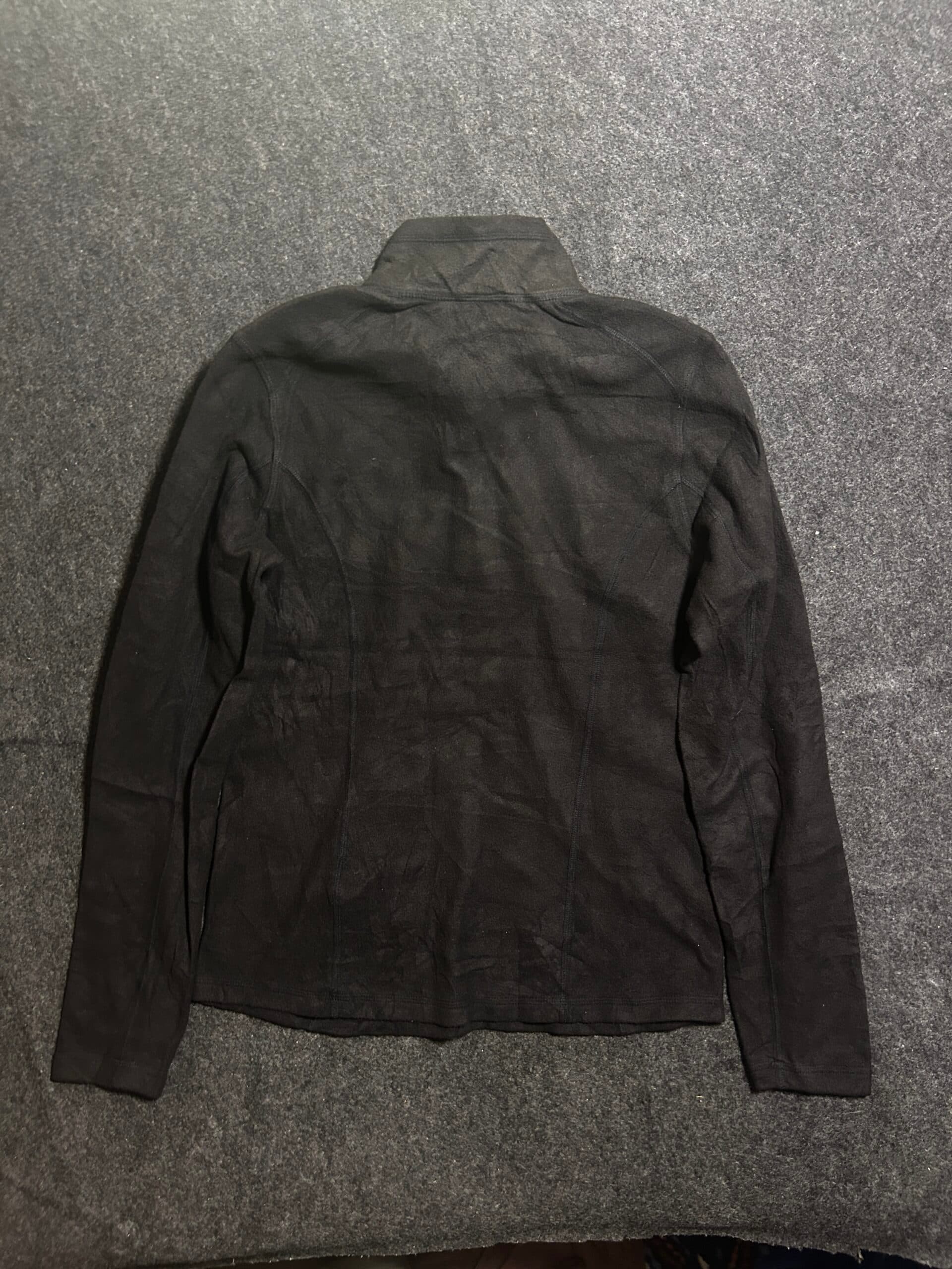 The North Face thrift fleece jacket India detail view