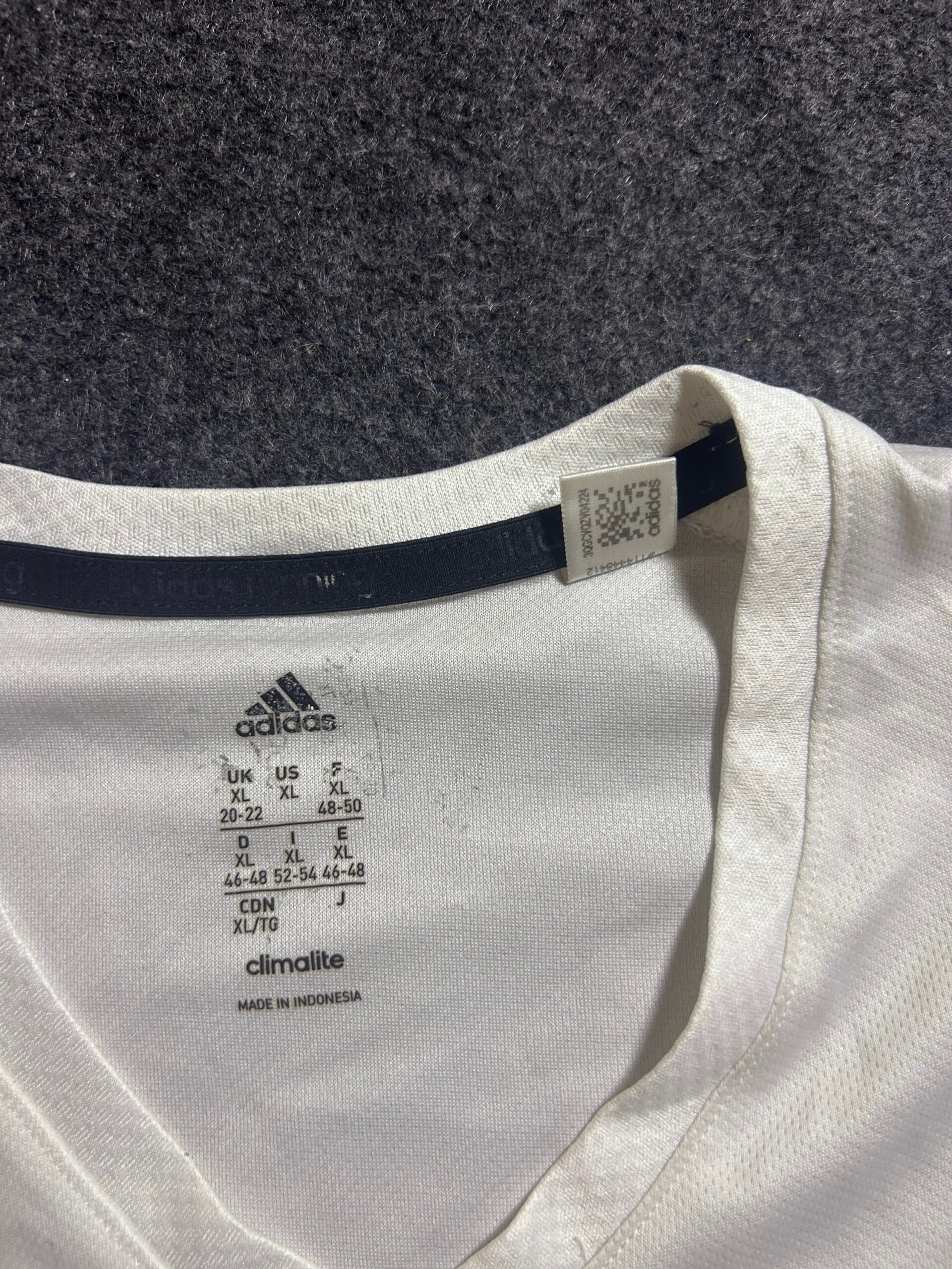 Adidas Climalite thrift t-shirt India detail view