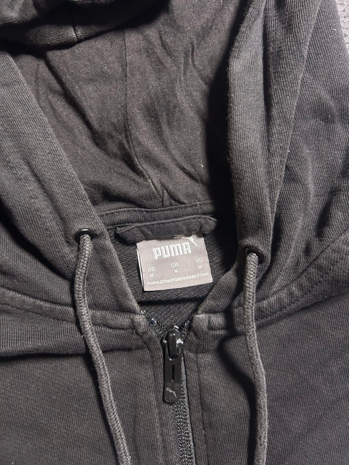 Puma thrift jacket India detail view