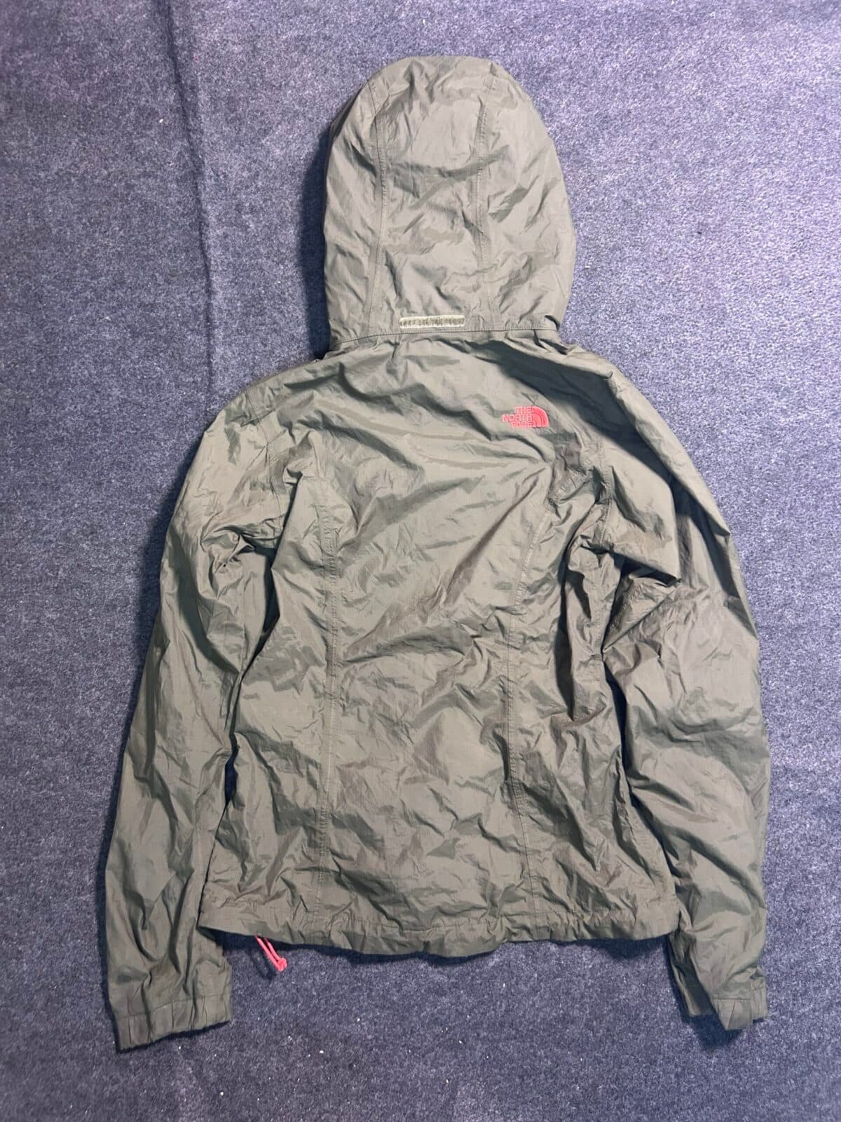 The North Face HyVent thrift waterproof jacket India detail view