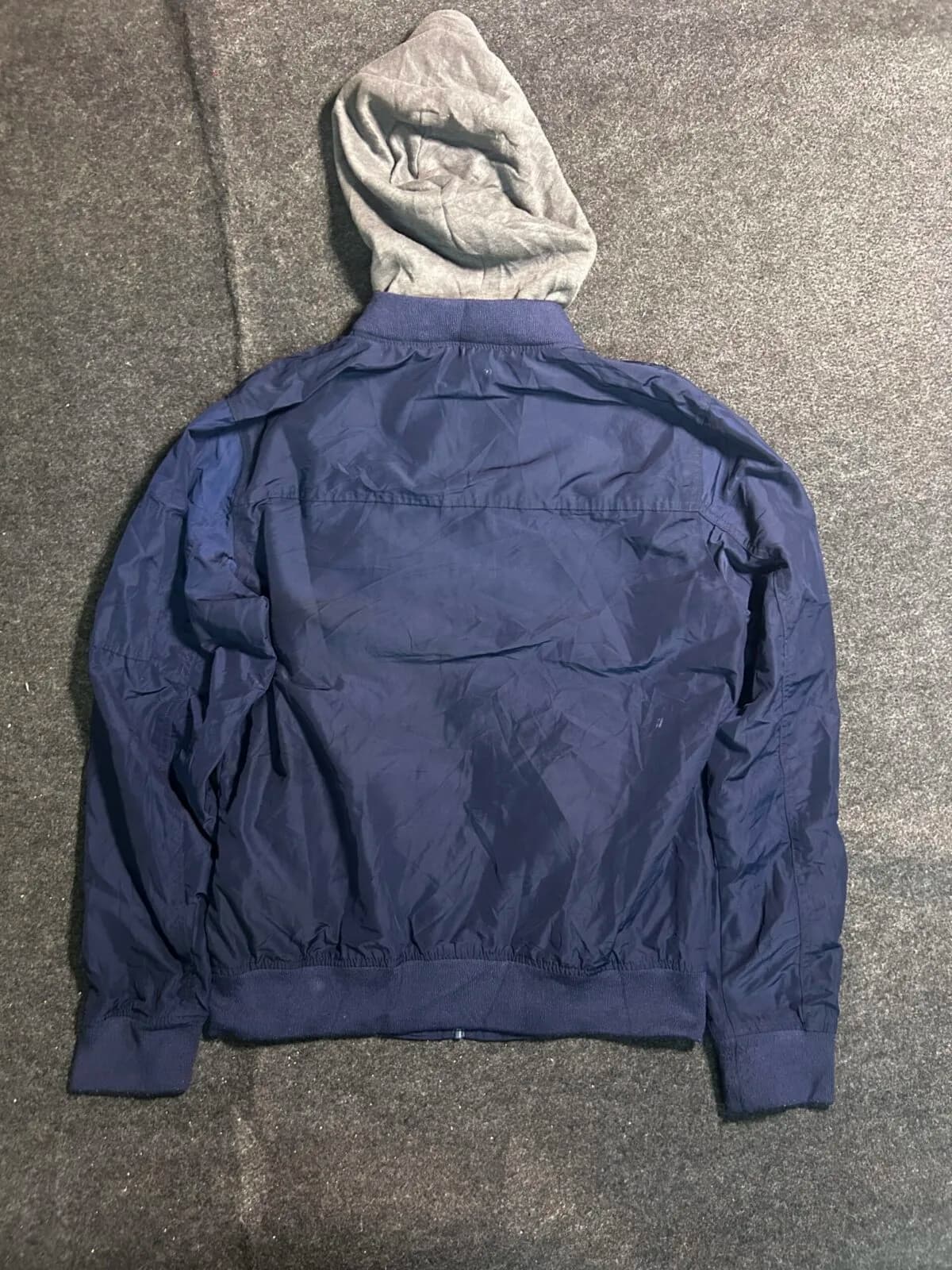 Branded thrift windbreaker jacket India detail view