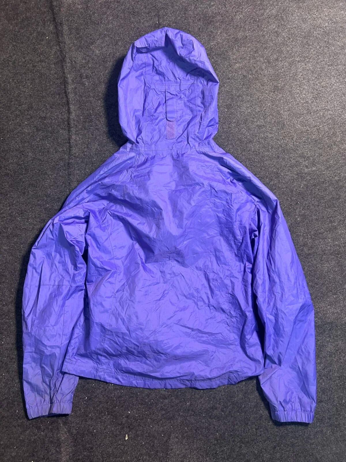 Columbia thrift windbreaker jacket India back view