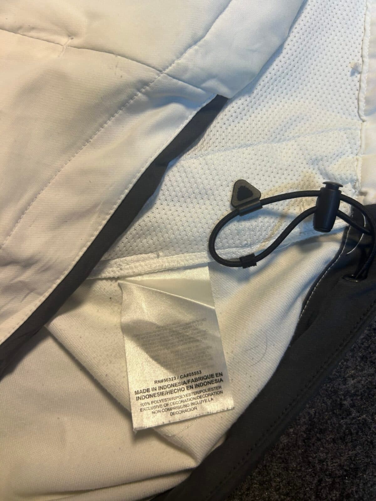 Nike thrift windbreaker jacket India close-up