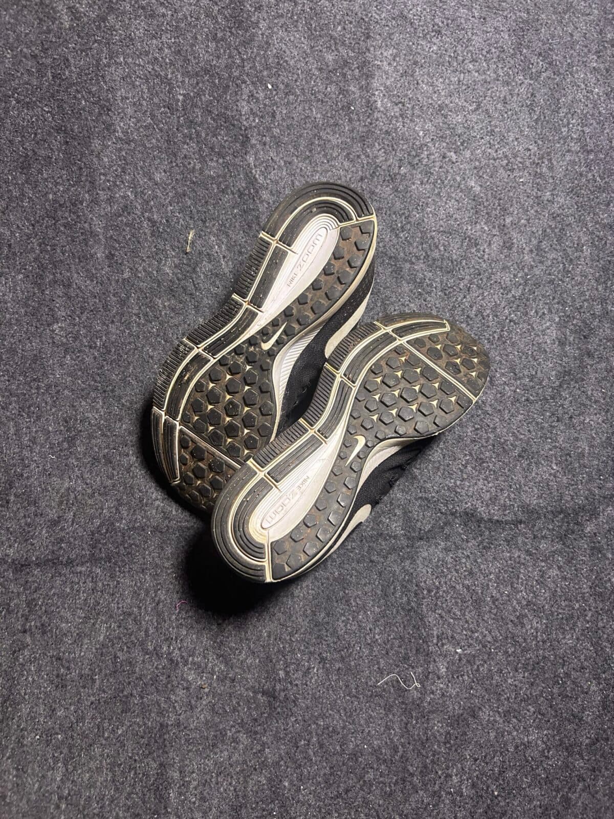 Nike thrift running shoes India detail view