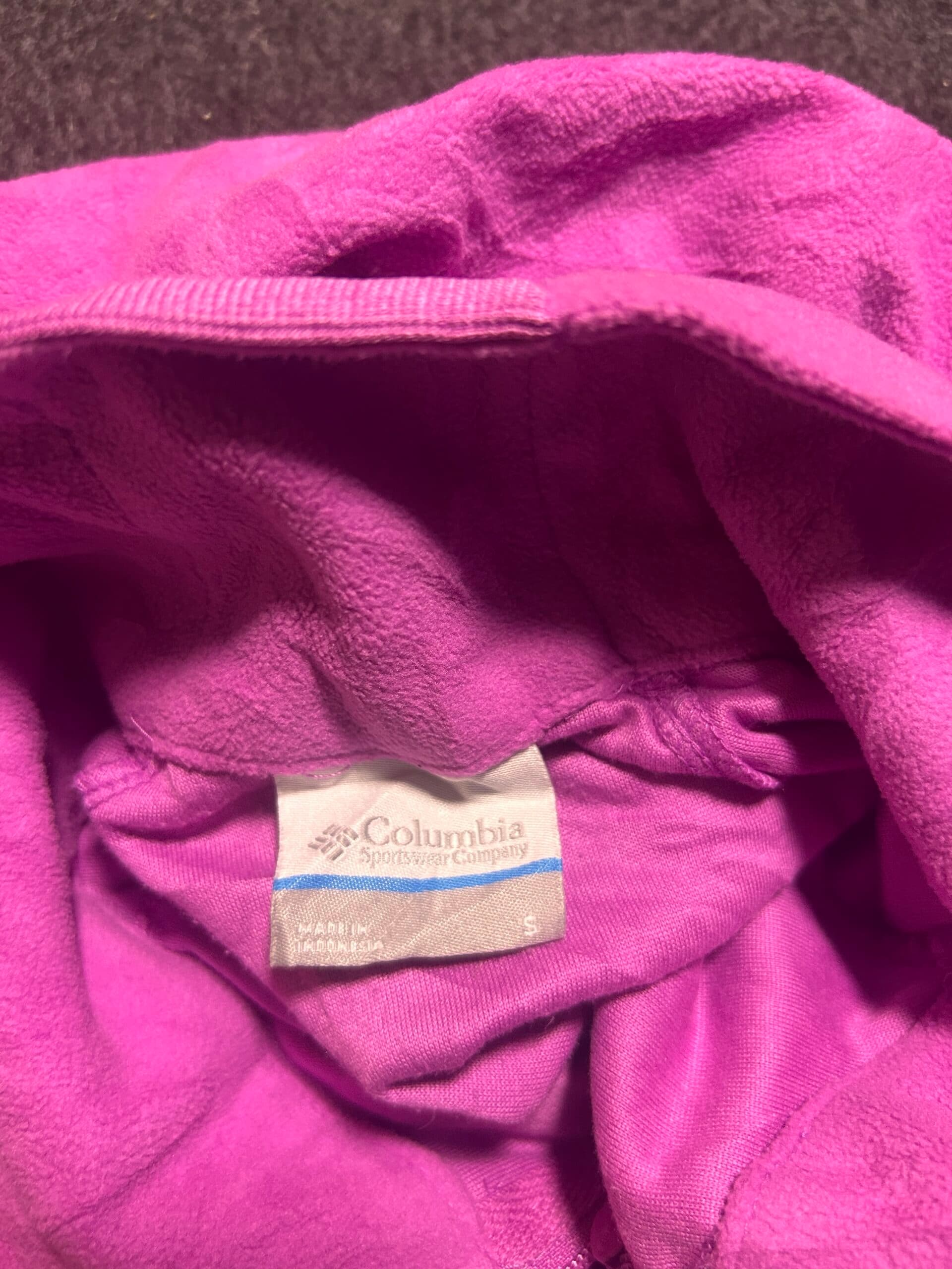 Columbia thrift fleece jacket India close-up