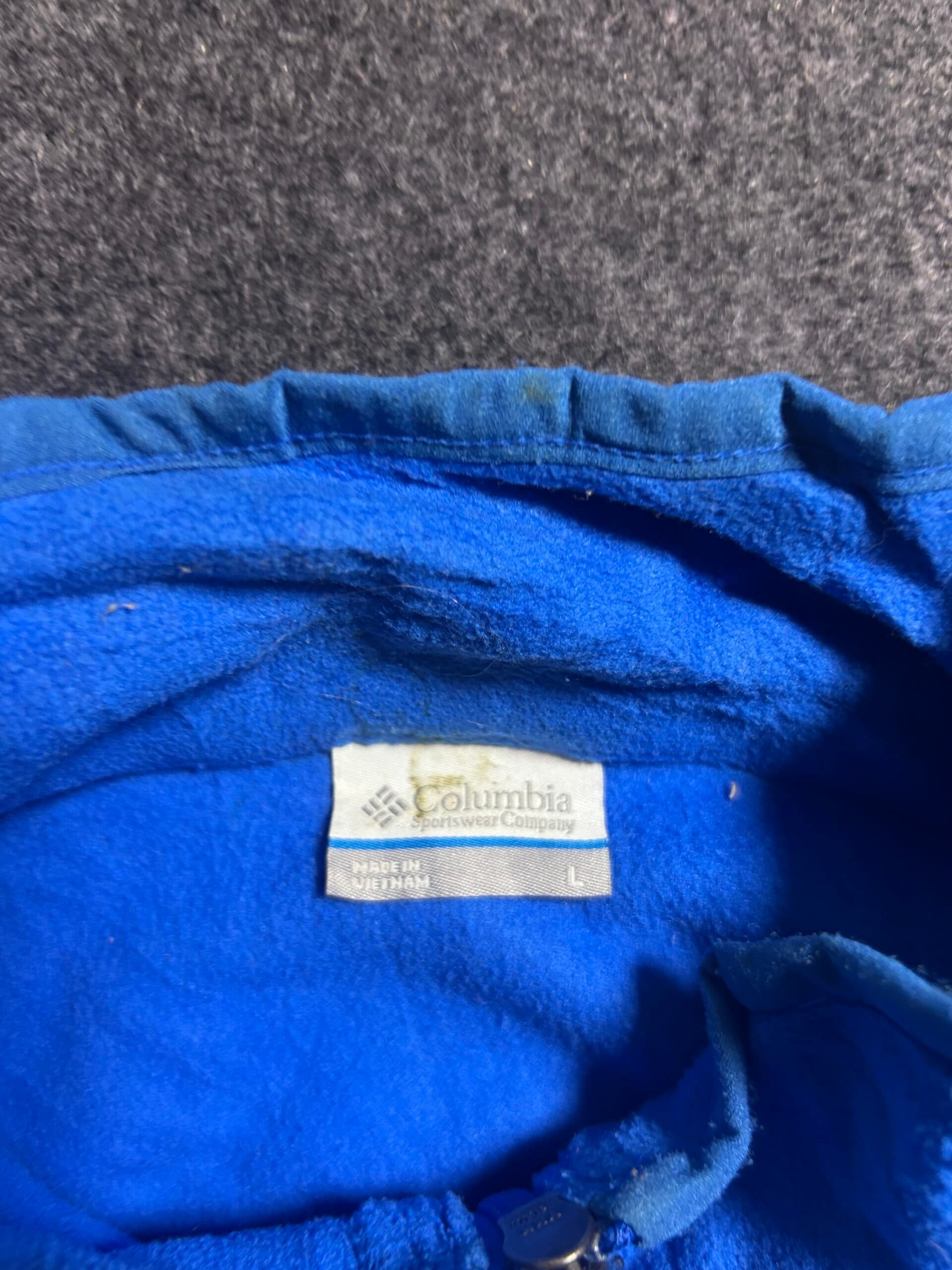 Columbia thrift fleece jacket India detail view