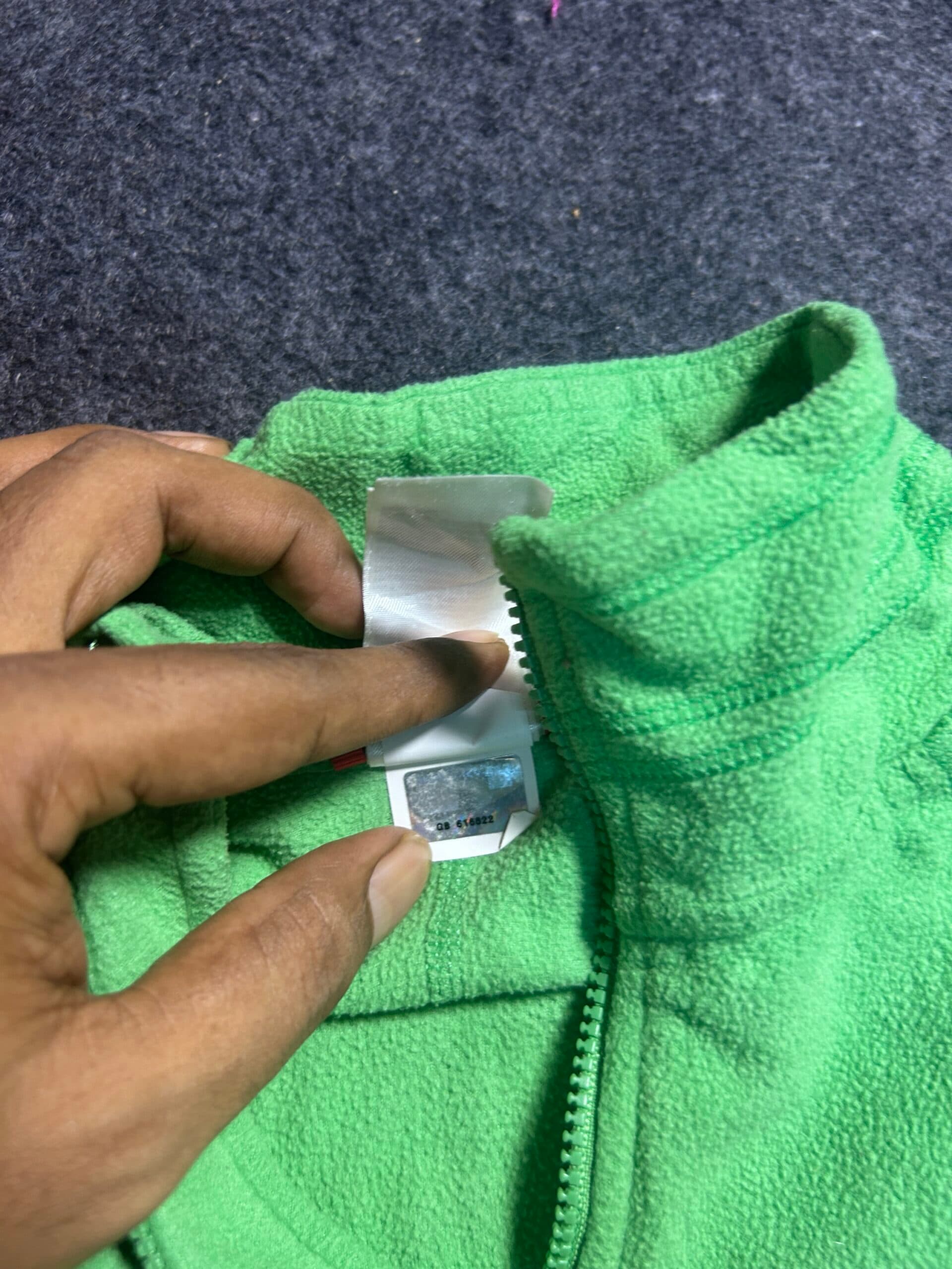 The North Face thrift fleece jacket India close-up