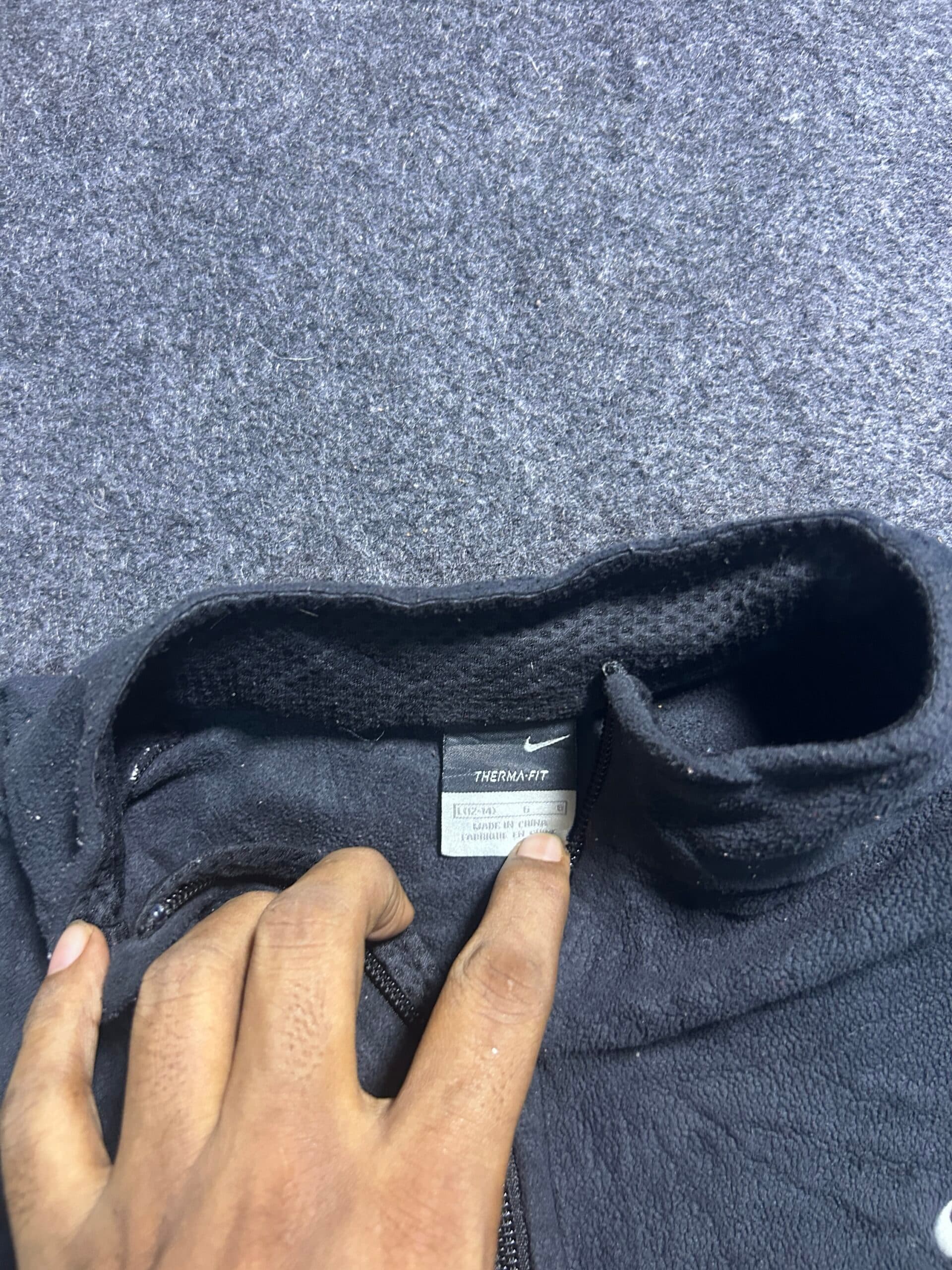Nike thrift fleece jacket India detail view