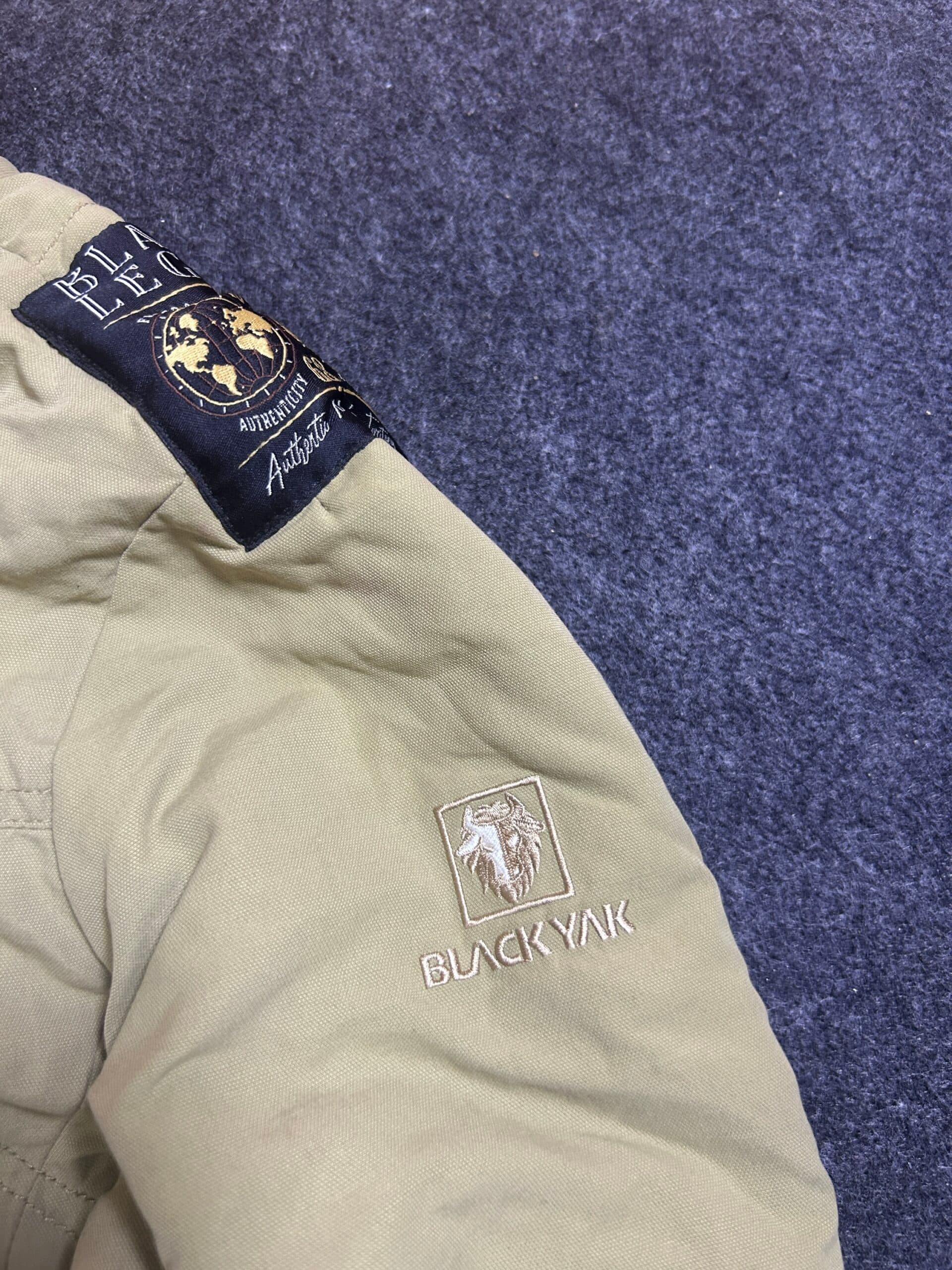 Branded thrift winter jacket India detail view
