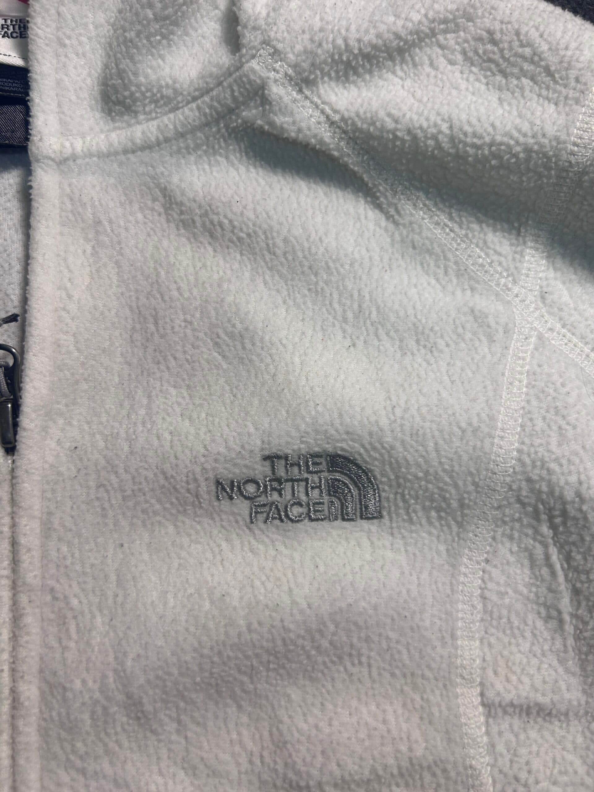 The North Face thrift fleece jacket India close-up
