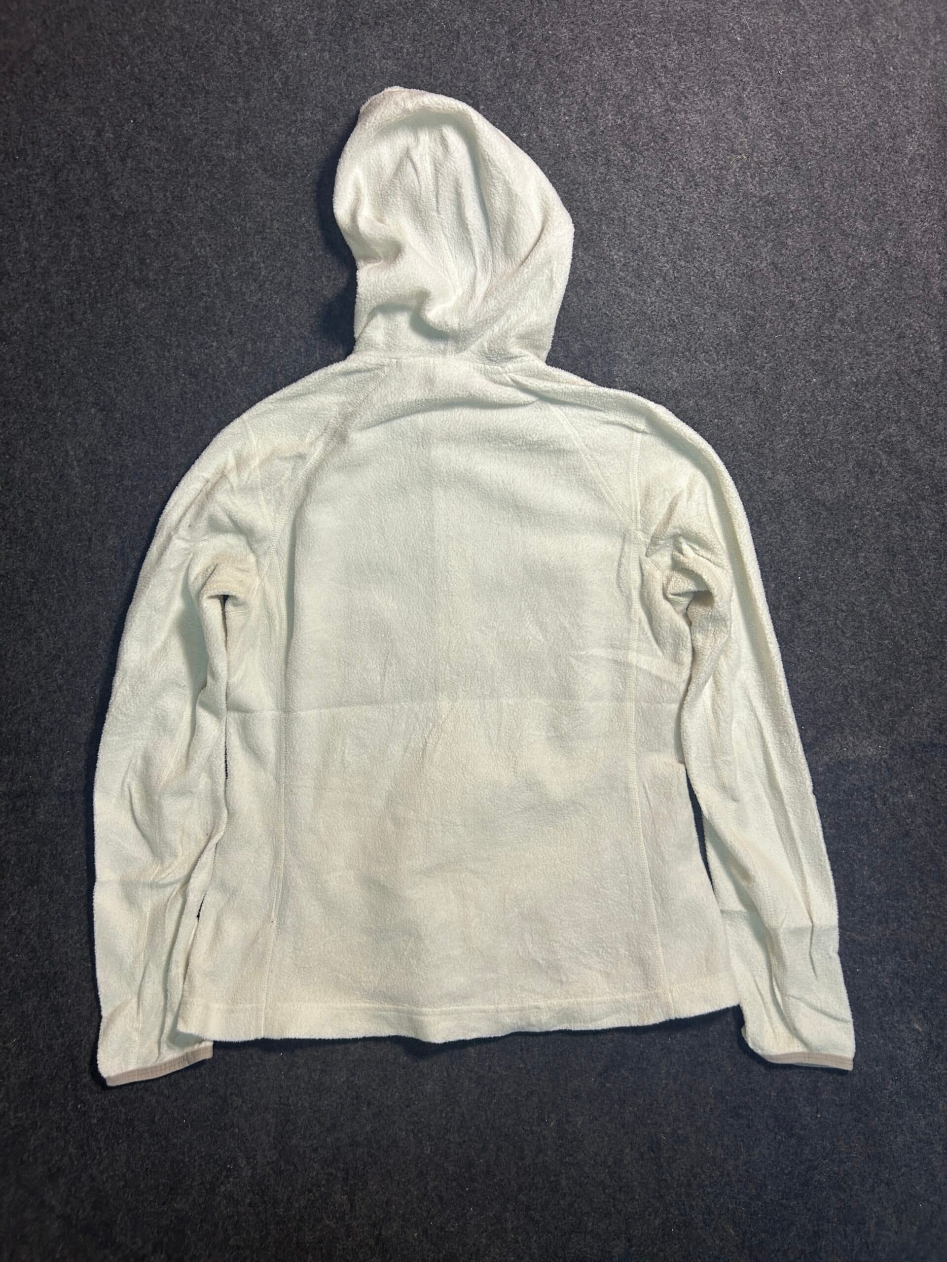 The North Face thrift fleece jacket India detail view