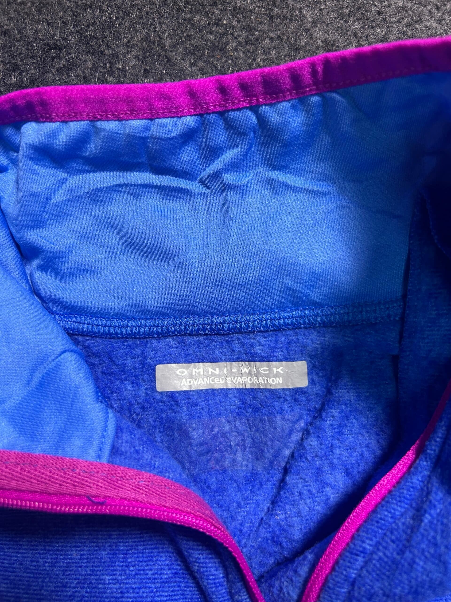 Columbia thrift fleece jacket India close-up