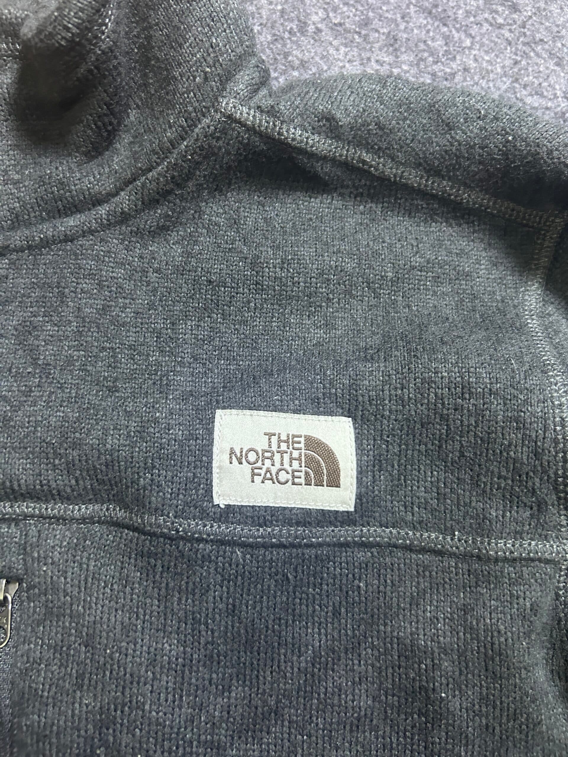 The North Face thrift fleece jacket India close-up