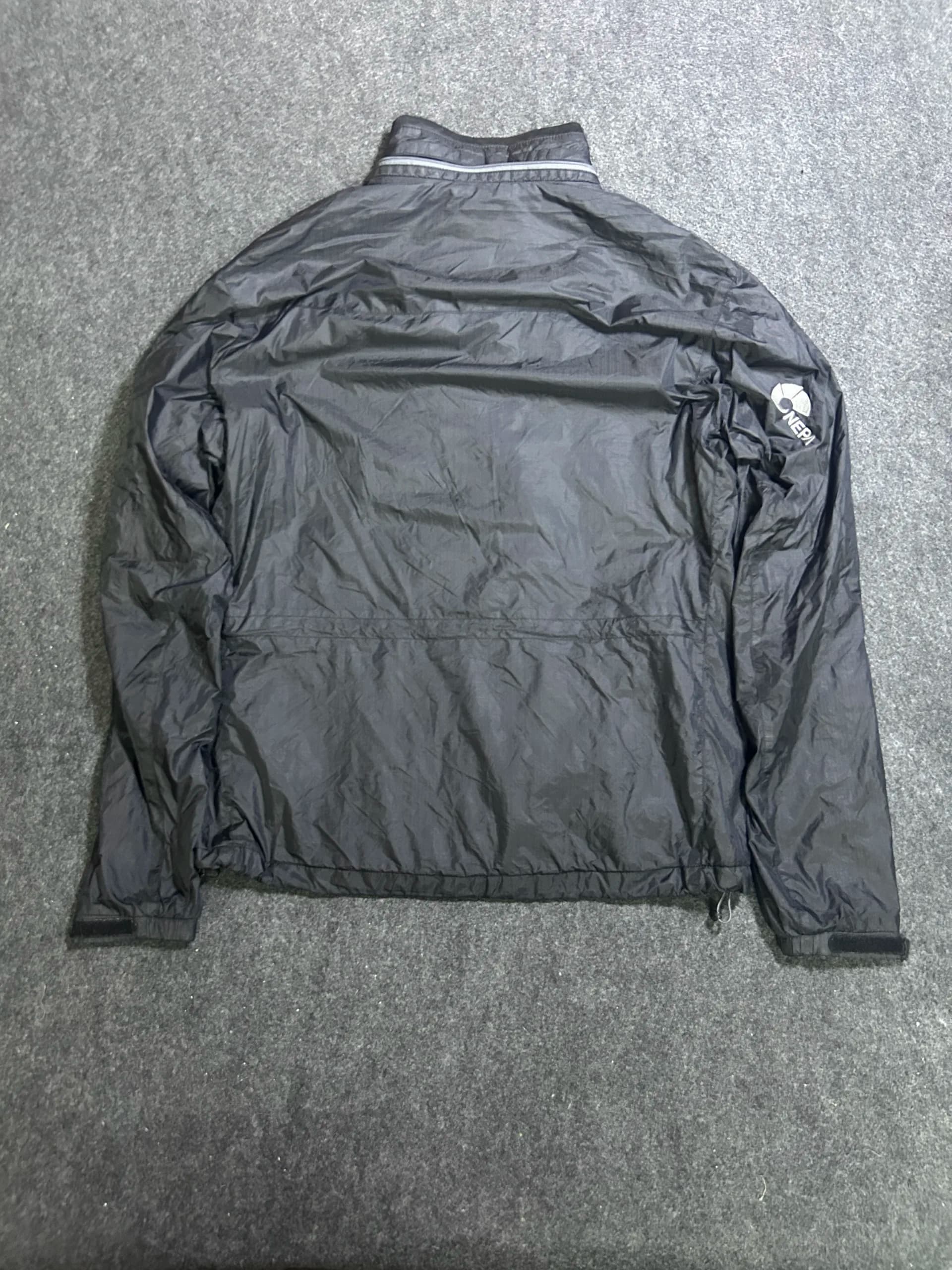 Branded thrift windbreaker jacket India detail view