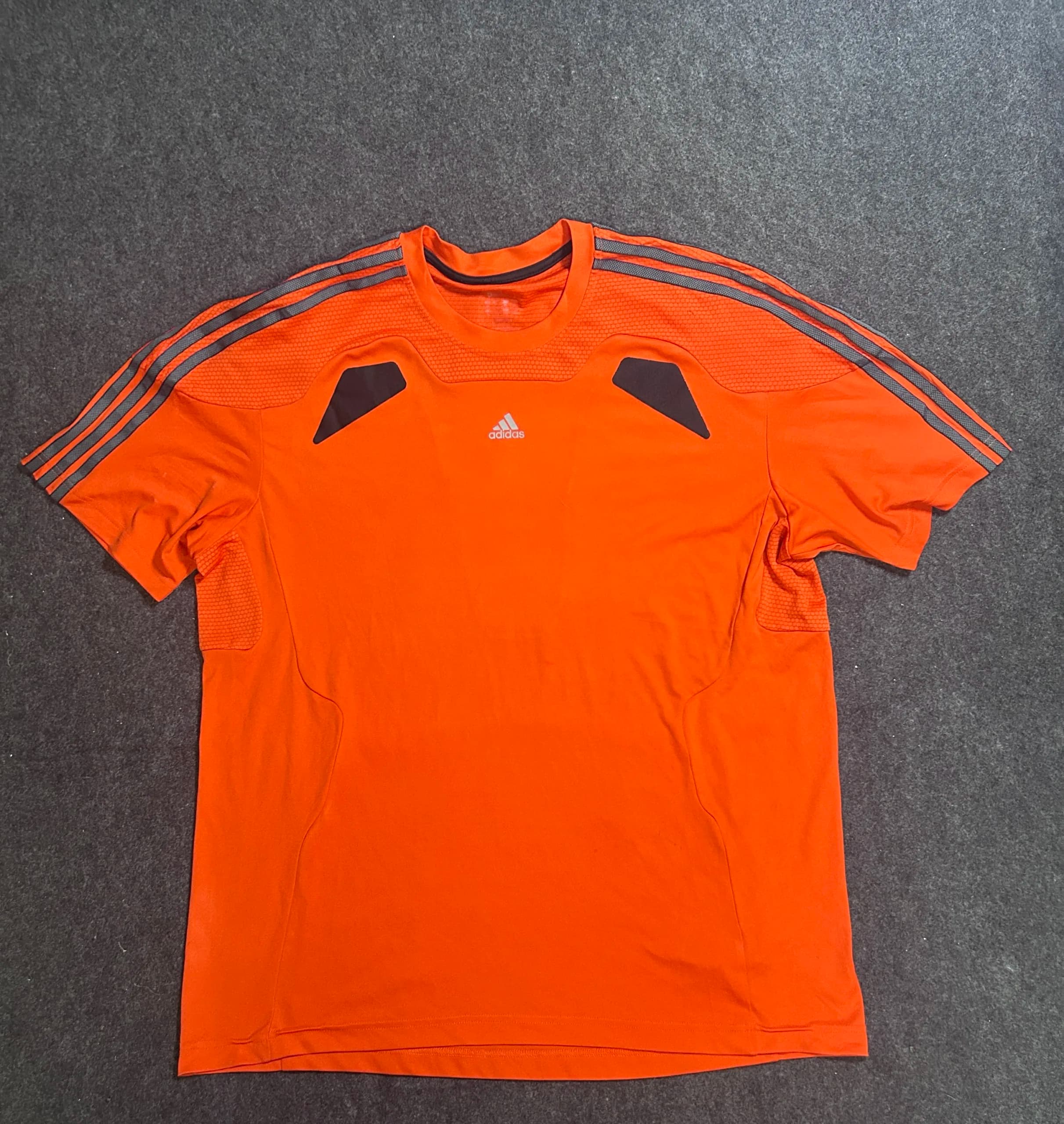 Adidas thrift t-shirt India
