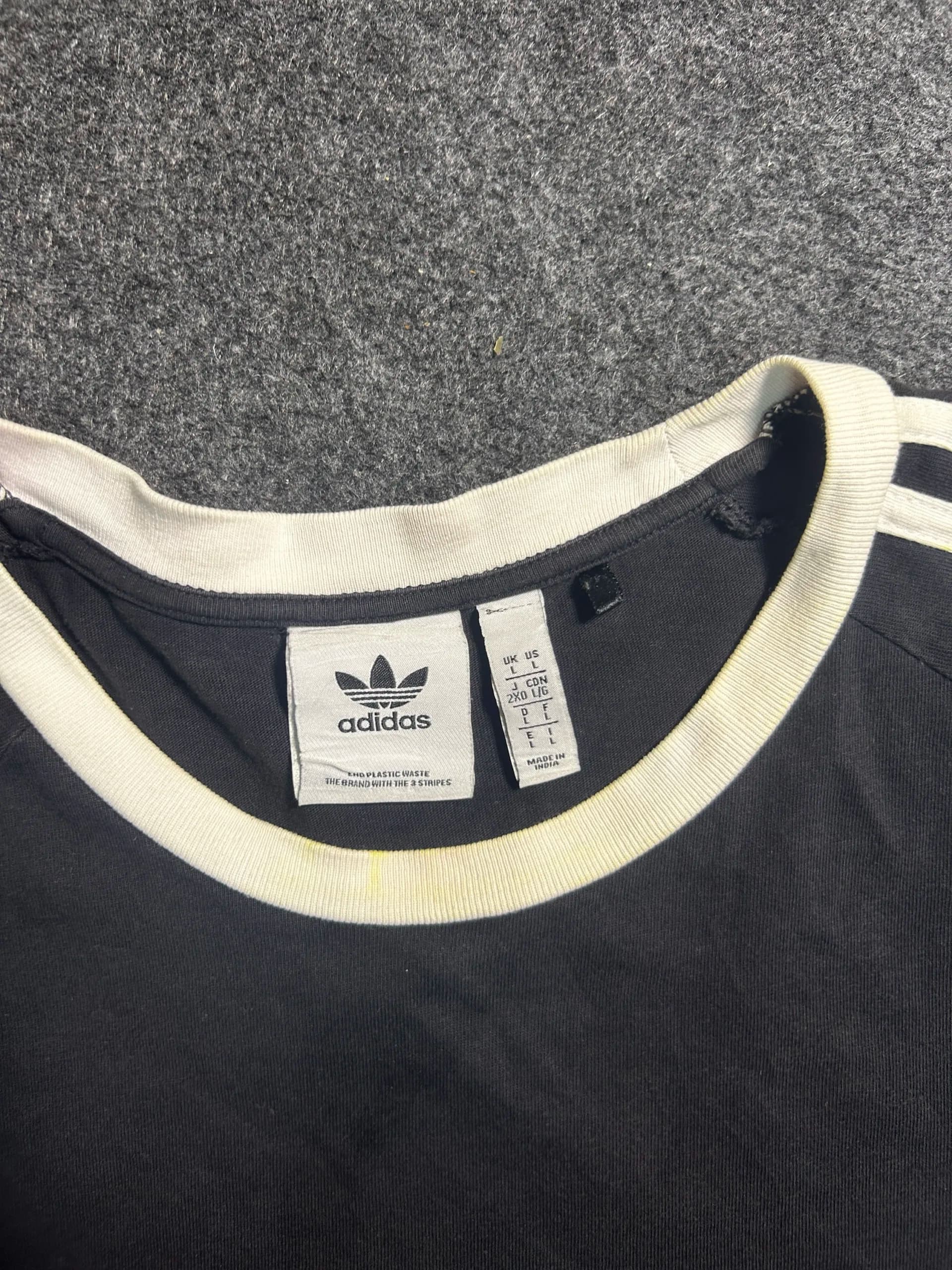 Adidas thrift t-shirt India detail view