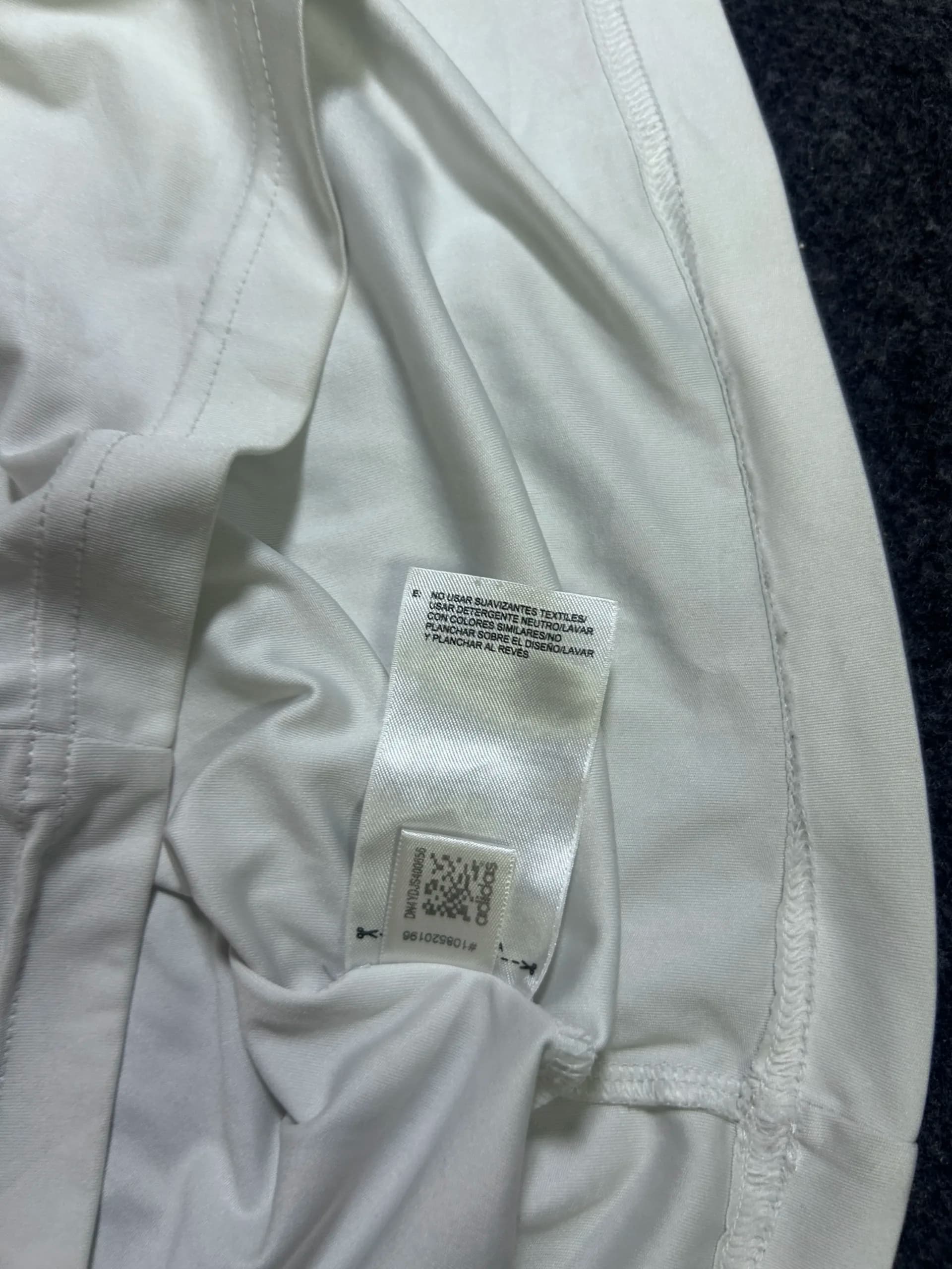 Adidas Climacool thrift t-shirt India close-up