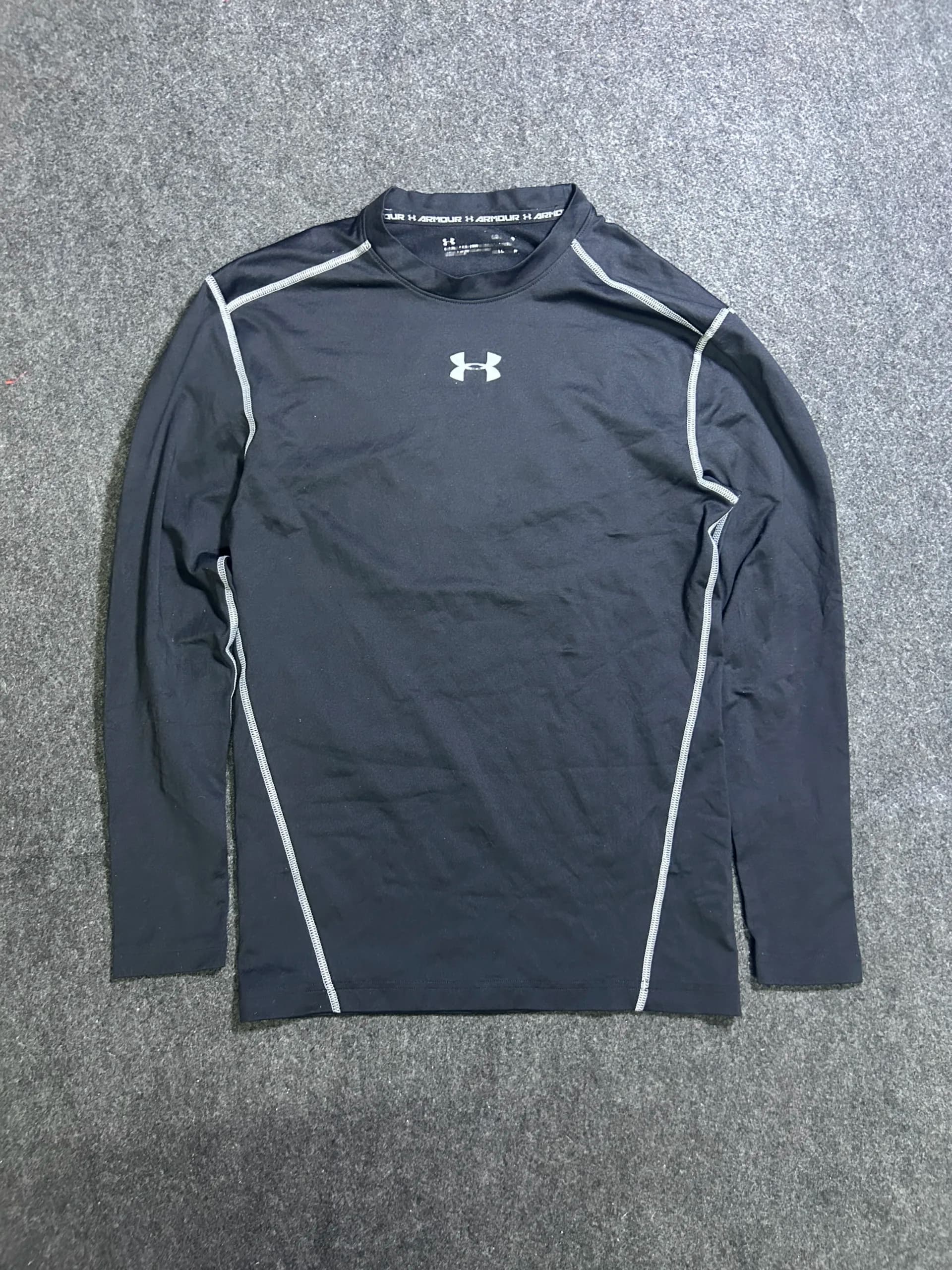 Under Armour ColdGear thrift compression wear India back view