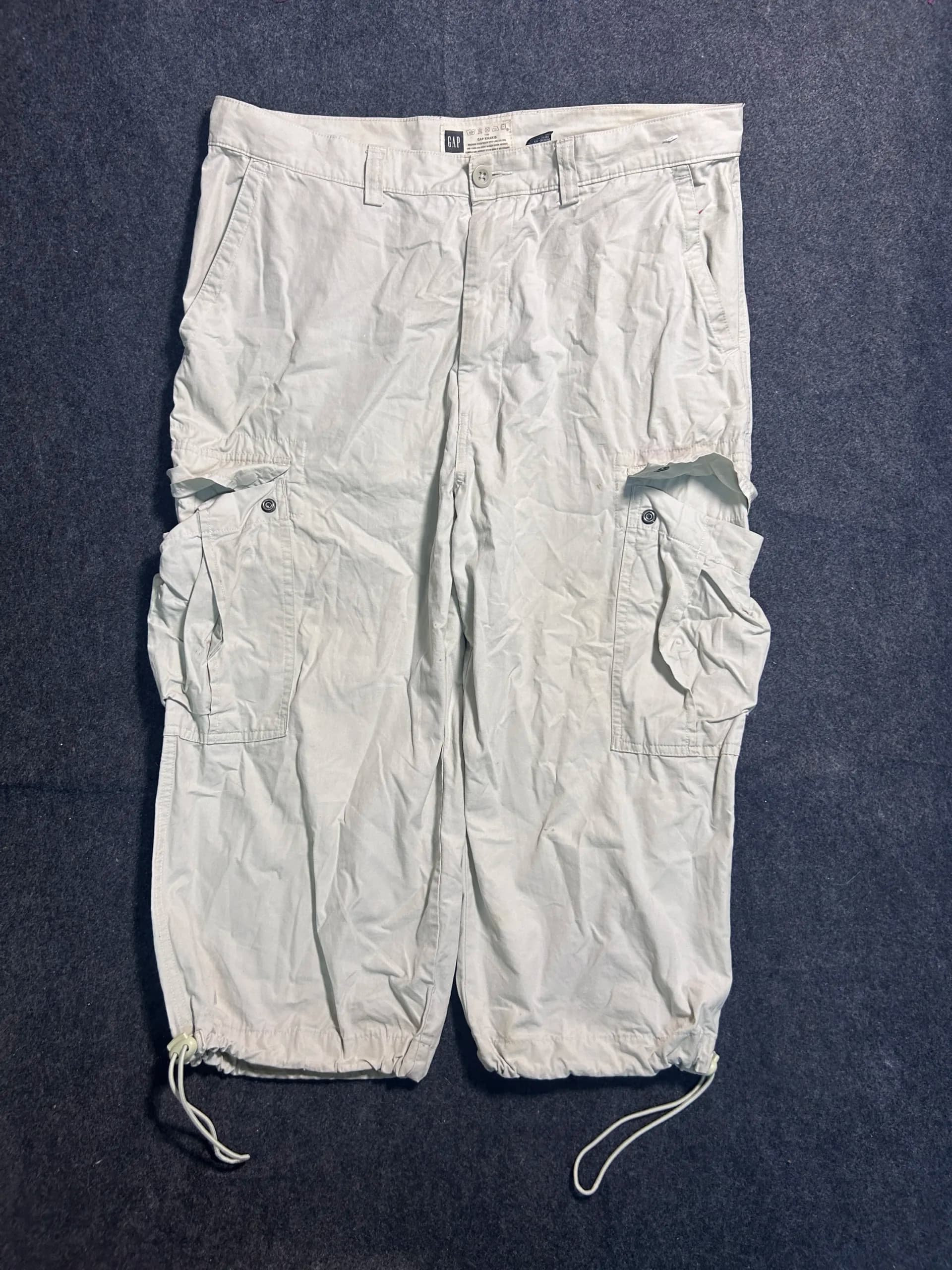 GAP thrift pants India detail view