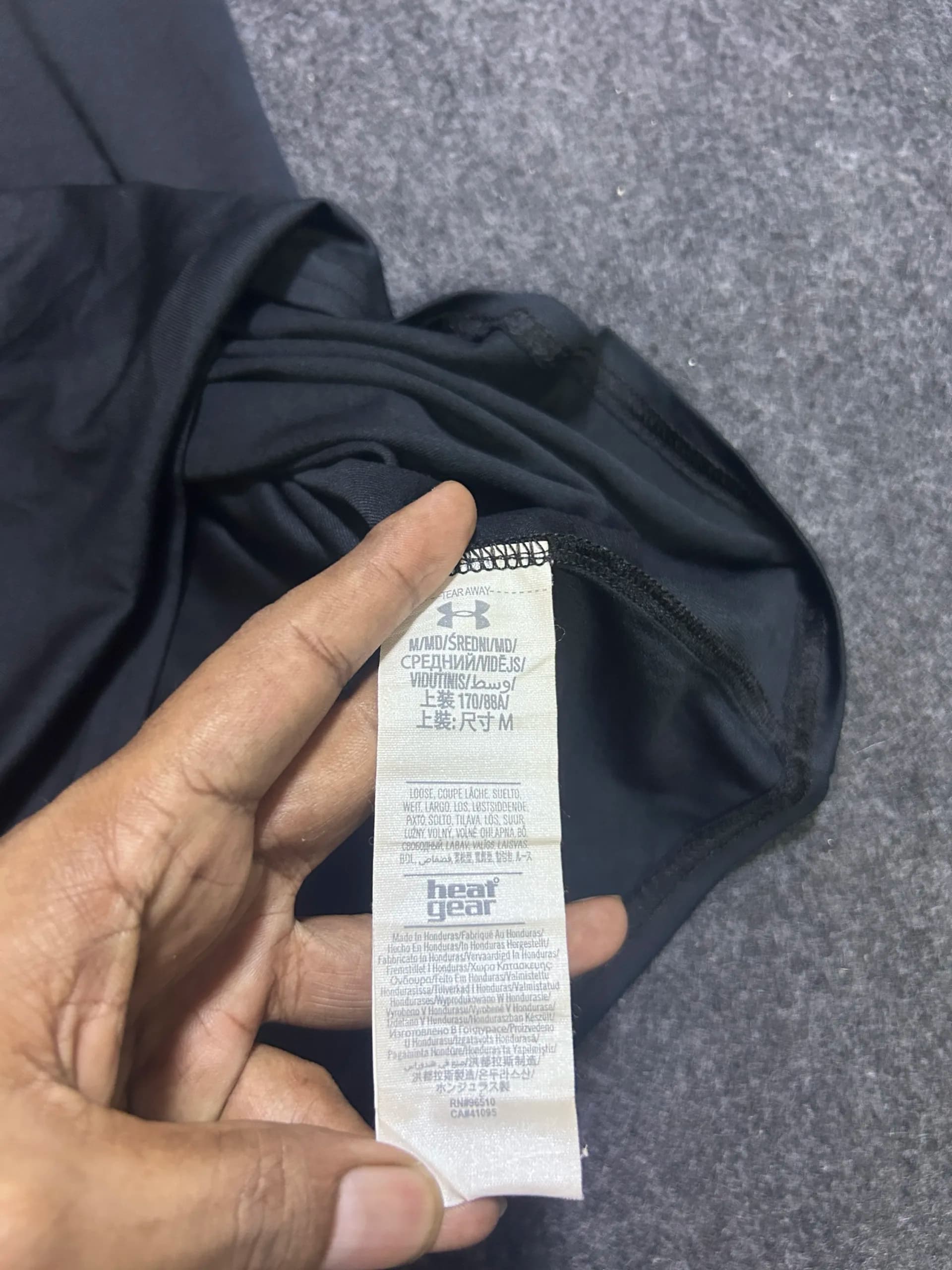 Under Armour HeatGear thrift t-shirt India close-up
