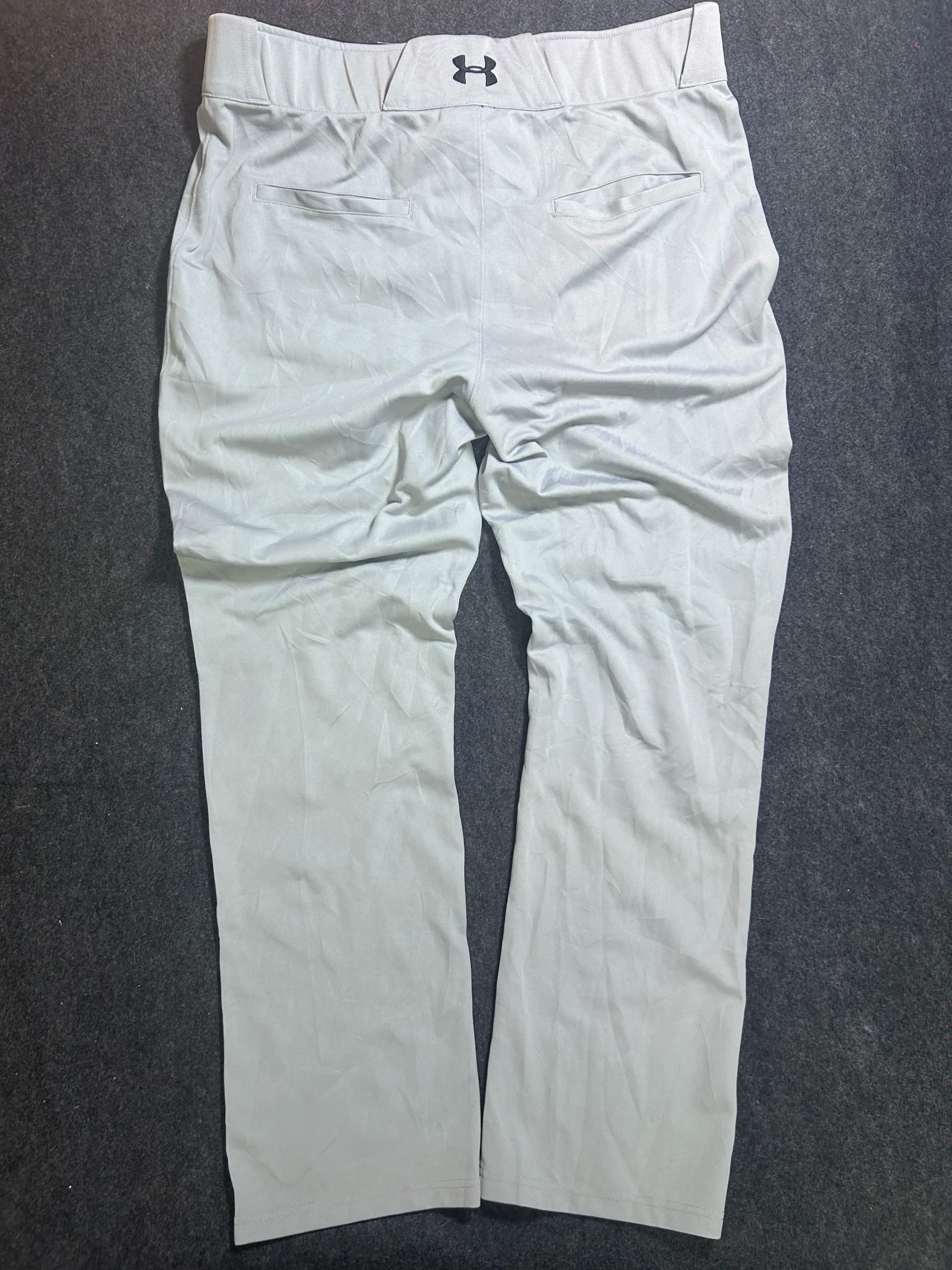Under Armour HeatGear thrift pants India close-up