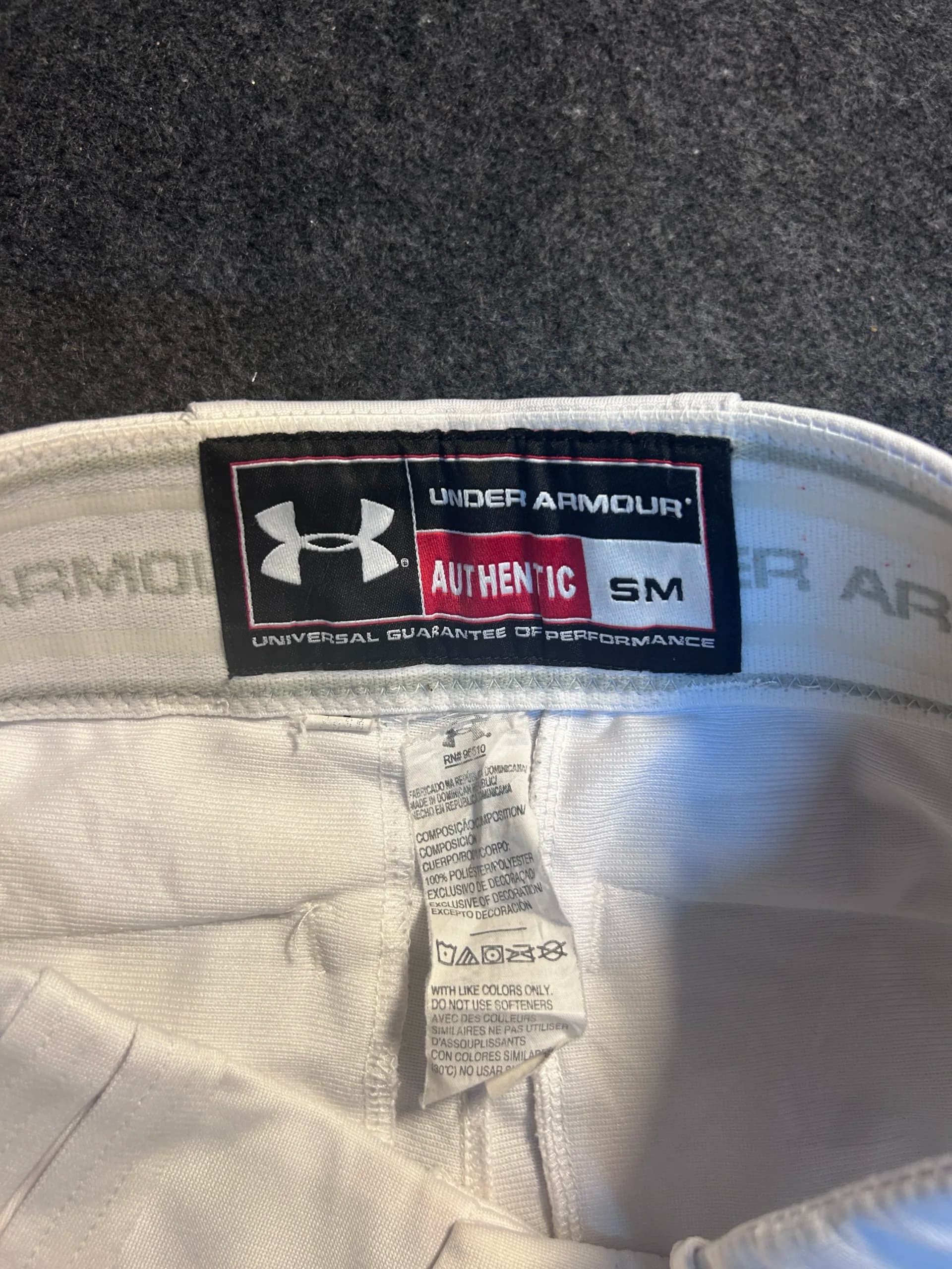 Under Armour thrift pants India close-up