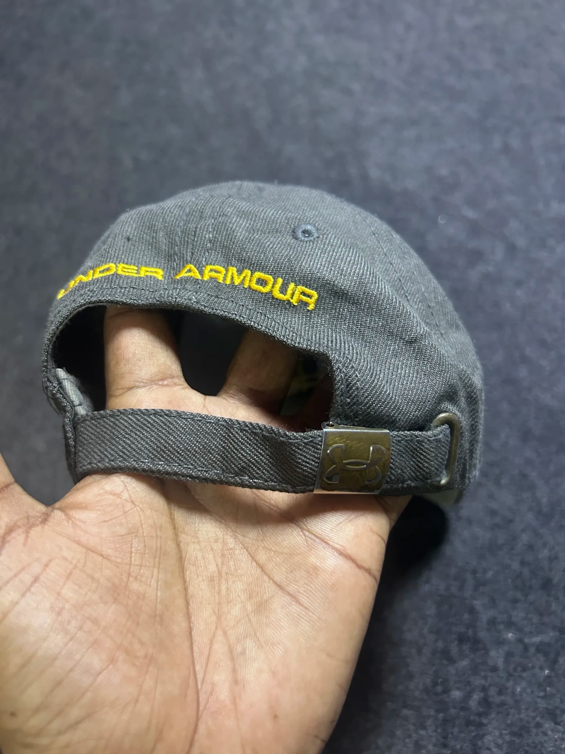 Under Armour thrift clothing India close-up