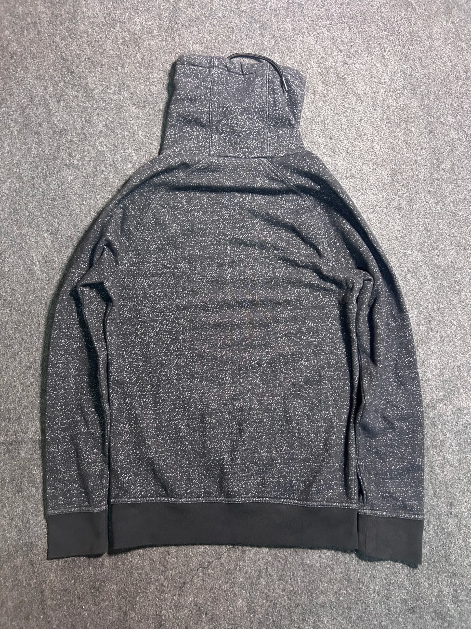 Branded thrift fleece jacket India detail view