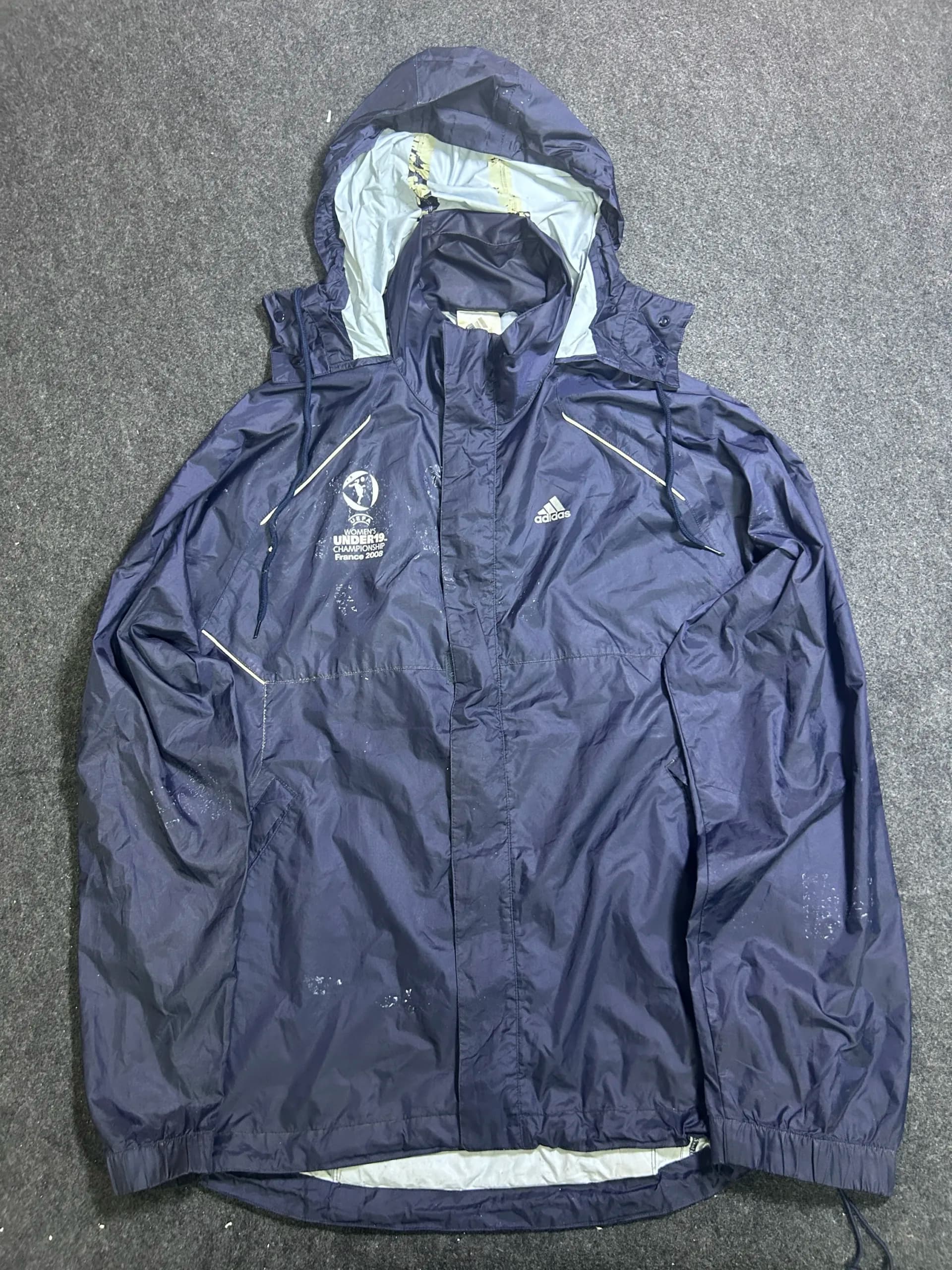 Champion thrift windbreaker jacket India detail view