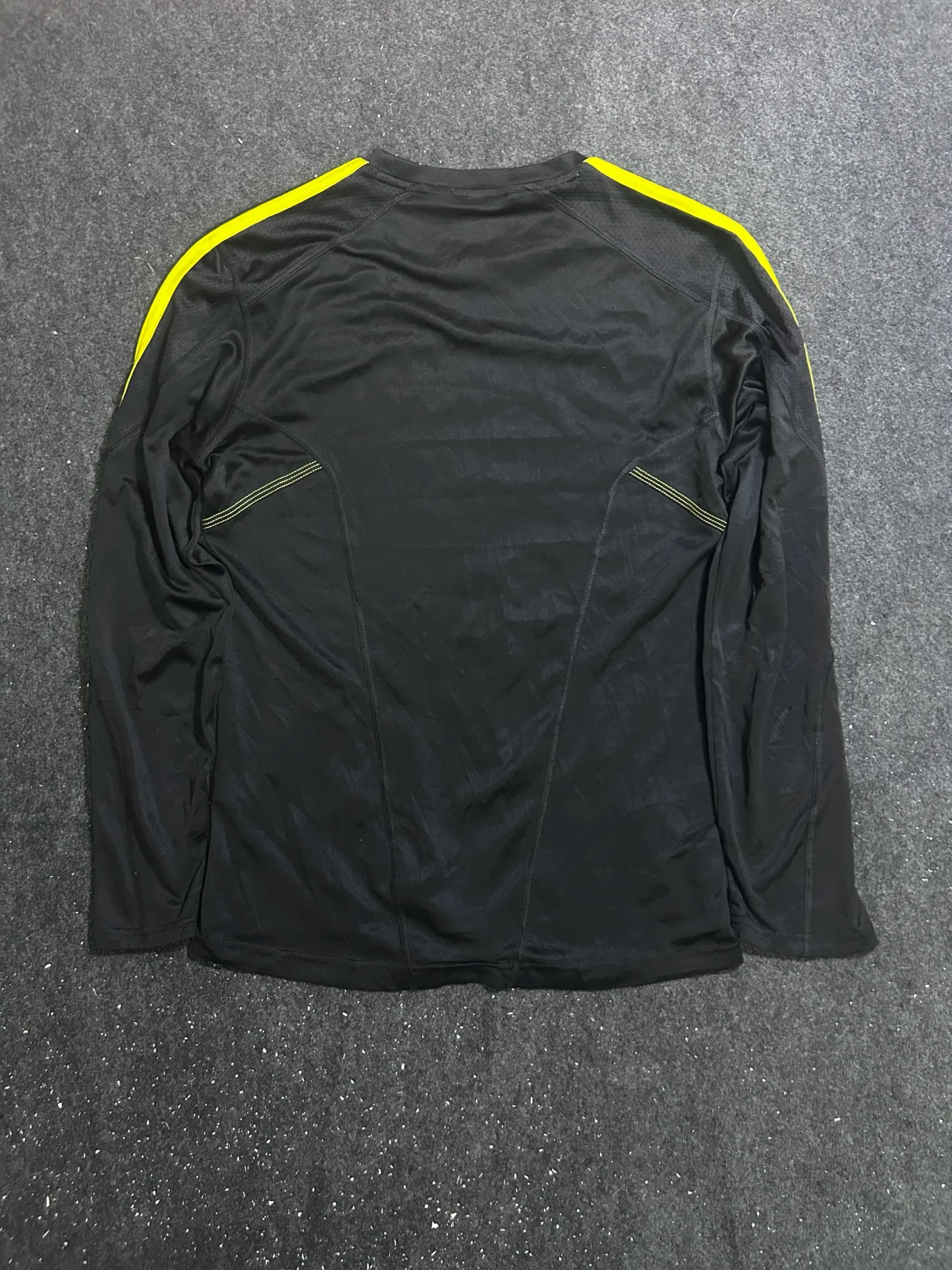 Adidas Climacool thrift t-shirt India back view