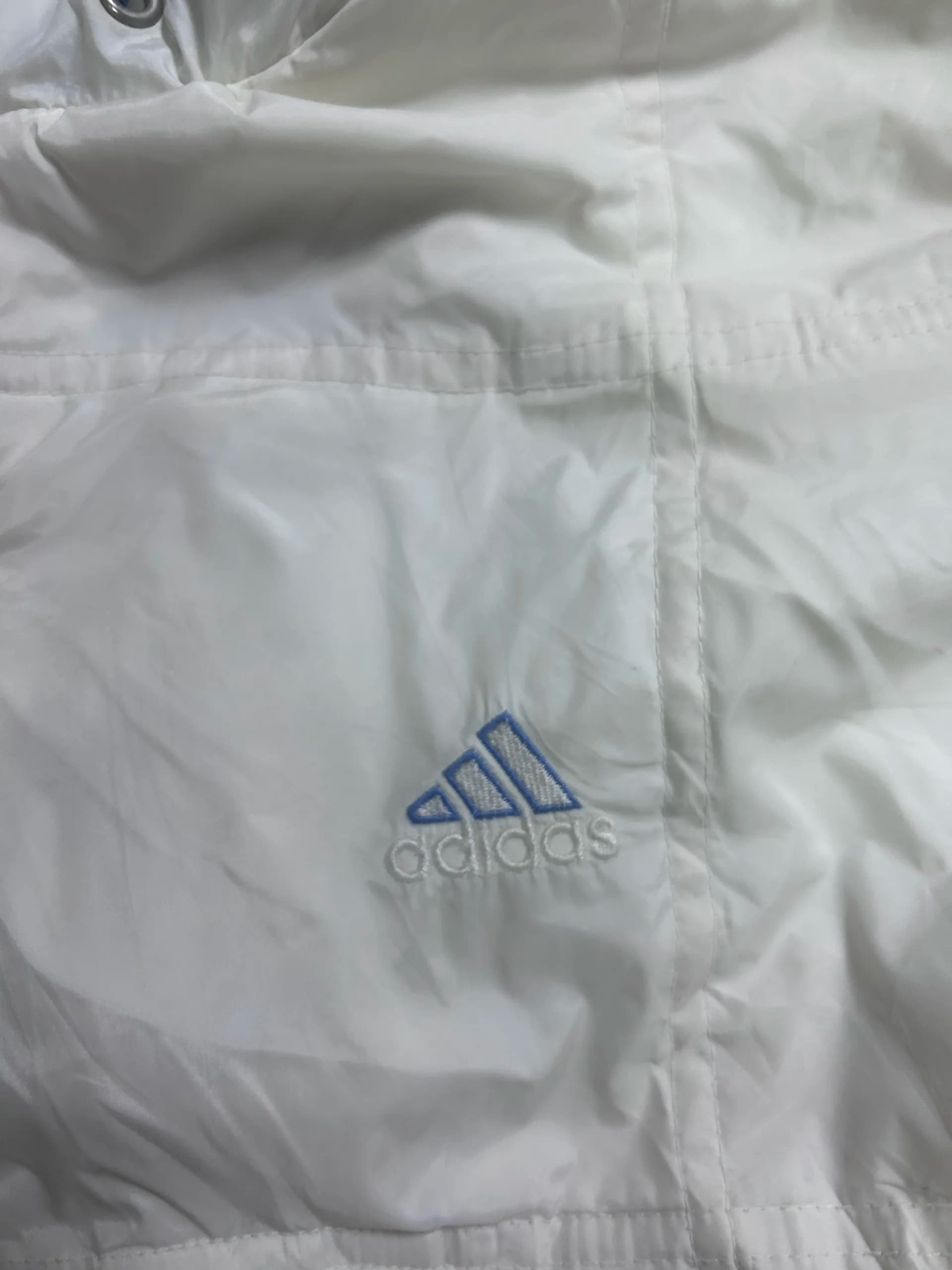 Adidas thrift puffer jacket India detail view