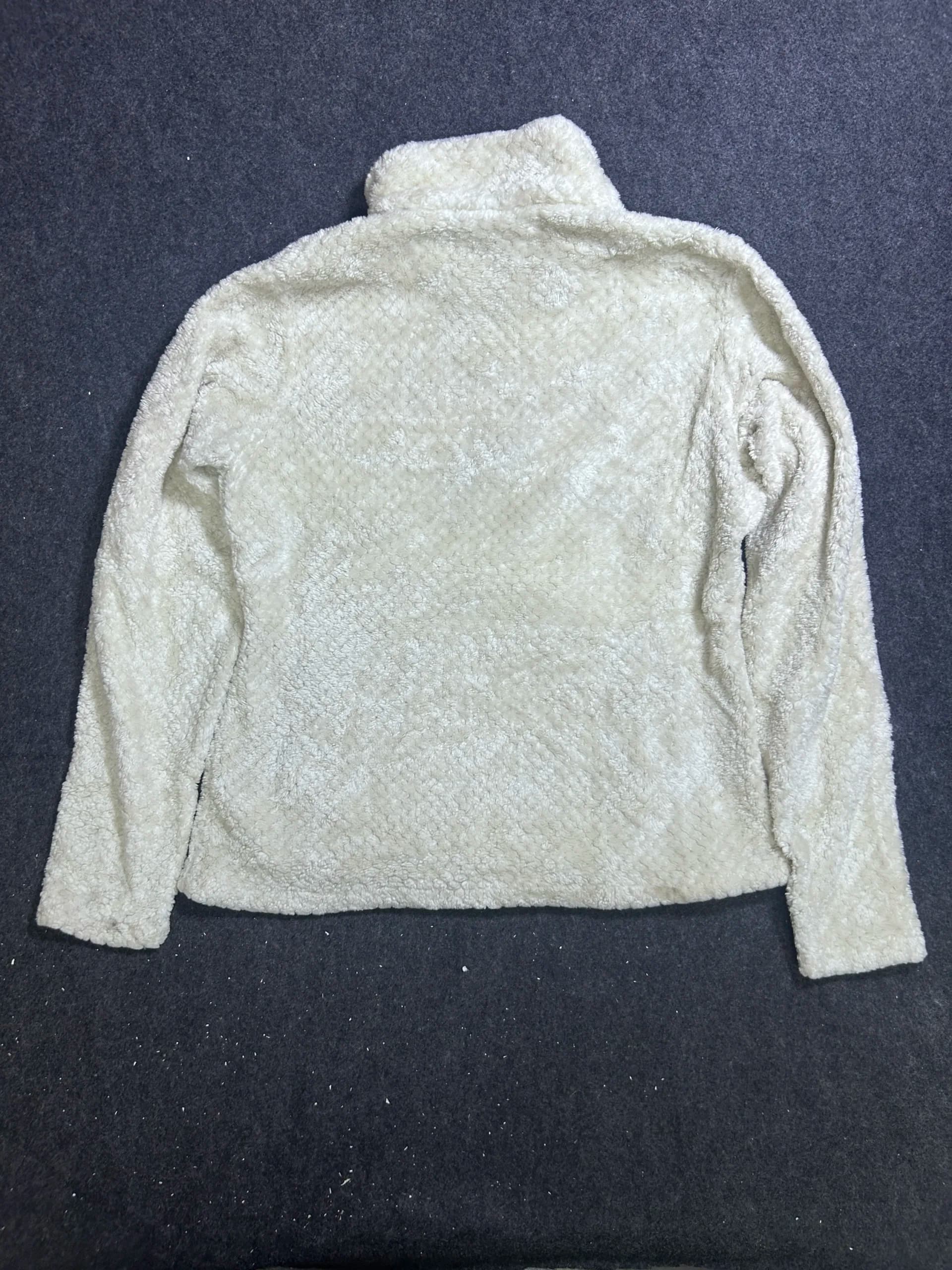 Columbia thrift fleece jacket India detail view