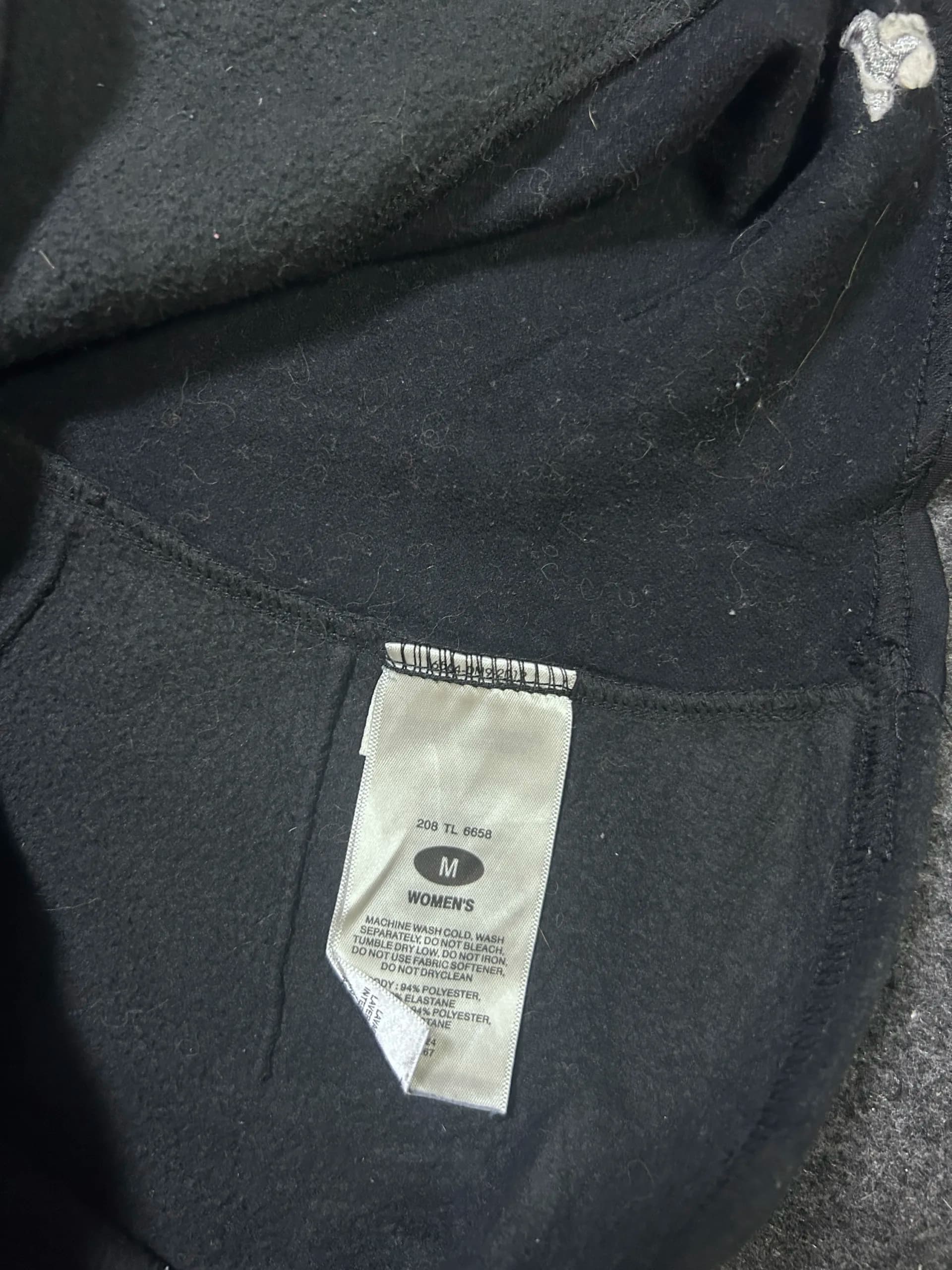 Columbia thrift fleece jacket India detail view