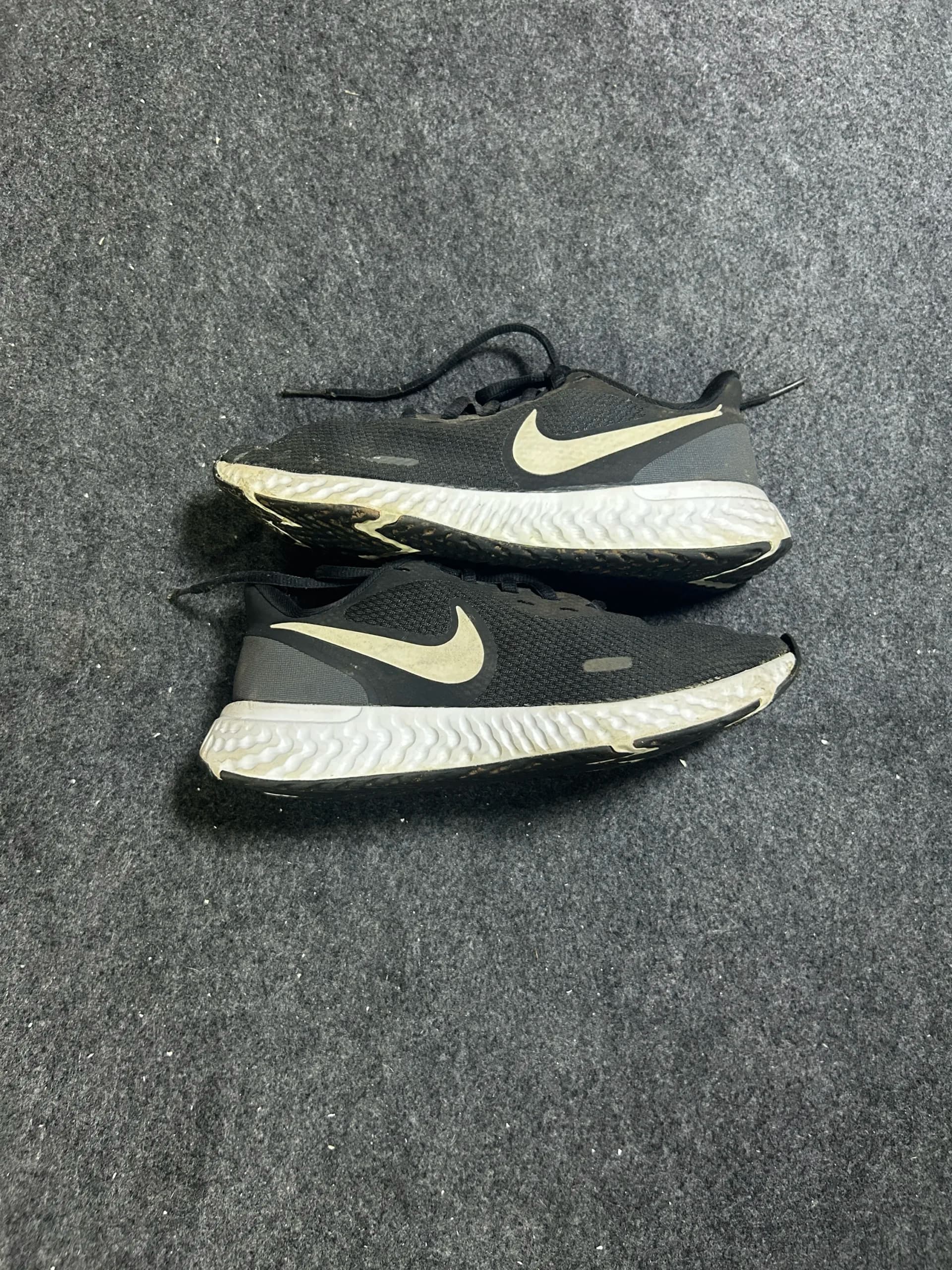 Nike thrift running shoes India